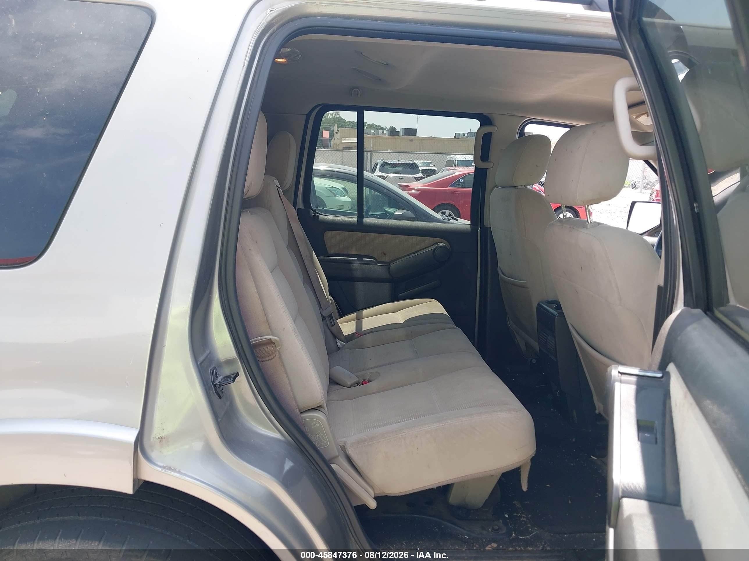 2008 Ford Explorer Xlt Silver vin: 1FMEU73E58UB06230