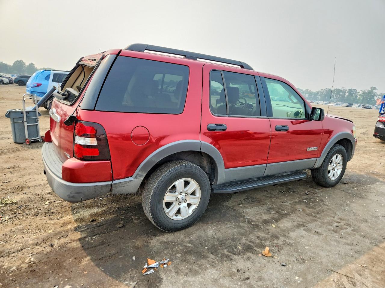 2006 Ford Explorer Xlt Red vin: 1FMEU73E66UB20022