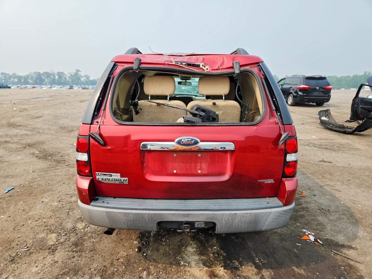 2006 Ford Explorer Xlt Red vin: 1FMEU73E66UB20022