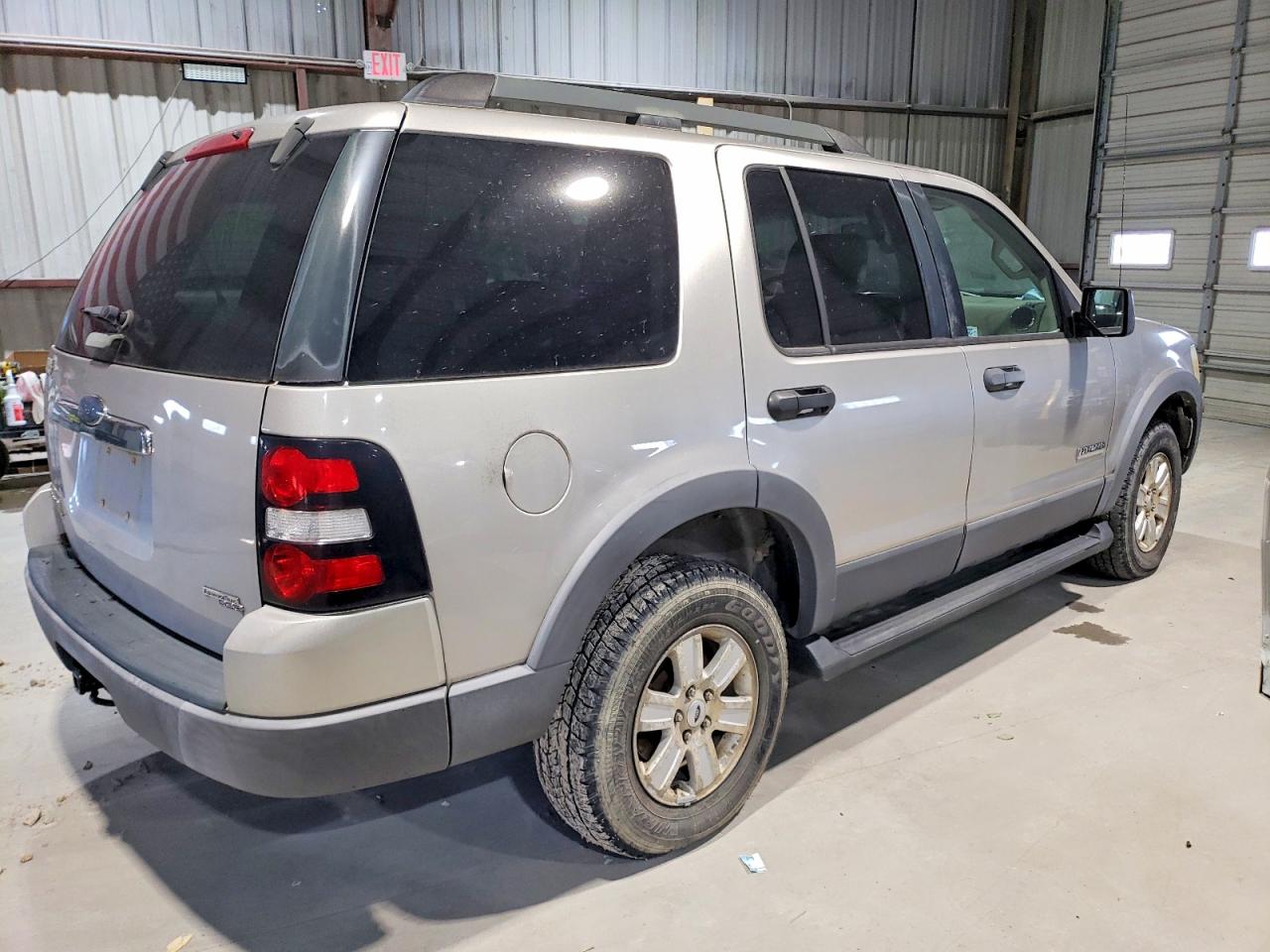 2006 Ford Explorer Xlt Silver vin: 1FMEU73E66UB38245