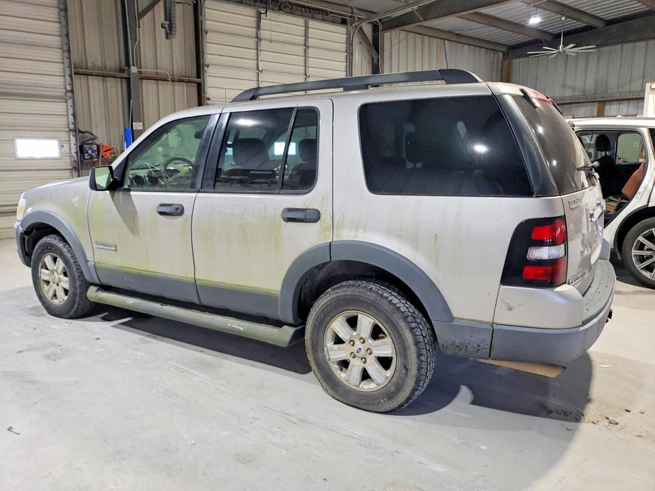 2006 Ford Explorer Xlt Silver vin: 1FMEU73E66UB38245