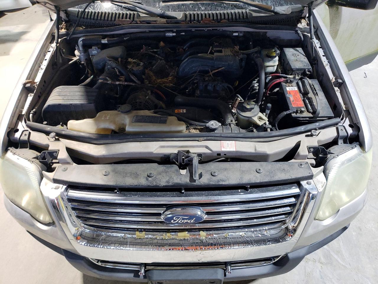 2006 Ford Explorer Xlt Silver vin: 1FMEU73E66UB38245