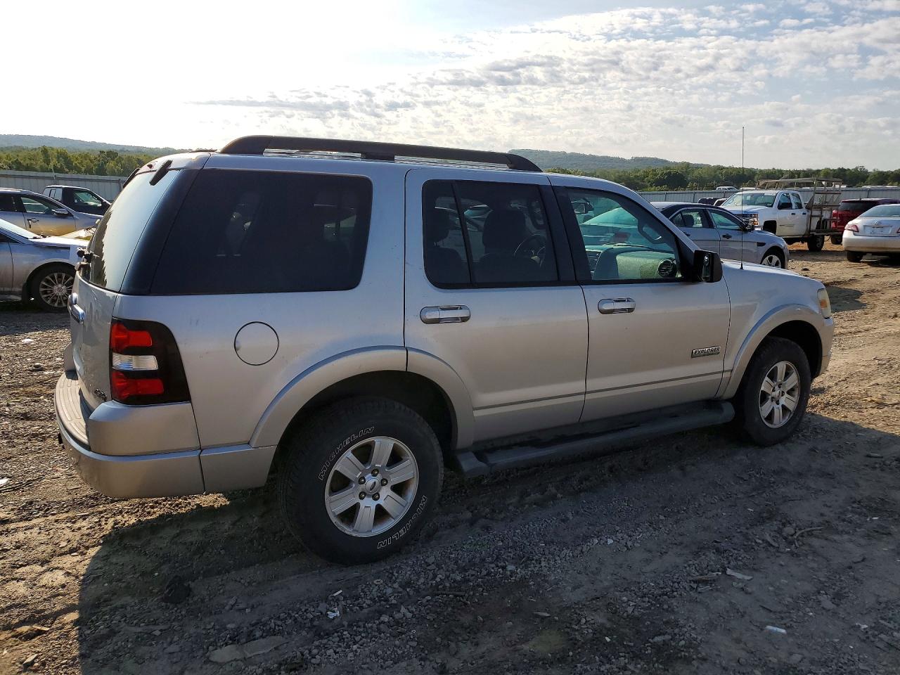 2008 Ford Explorer Xlt Серебряный vin: 1FMEU73E68UA08162