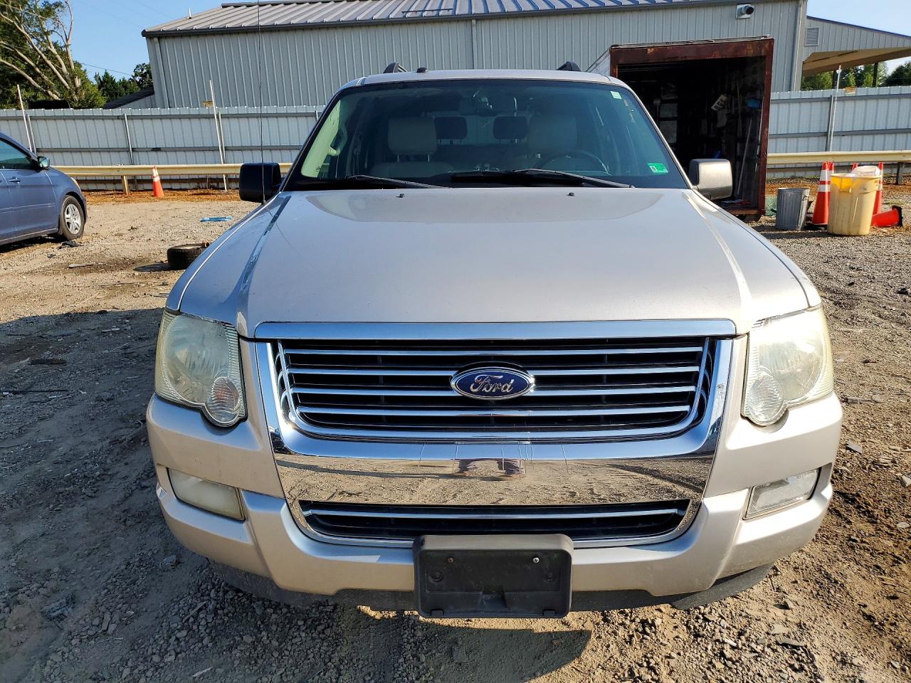 2008 Ford Explorer Xlt Серебряный vin: 1FMEU73E68UA08162