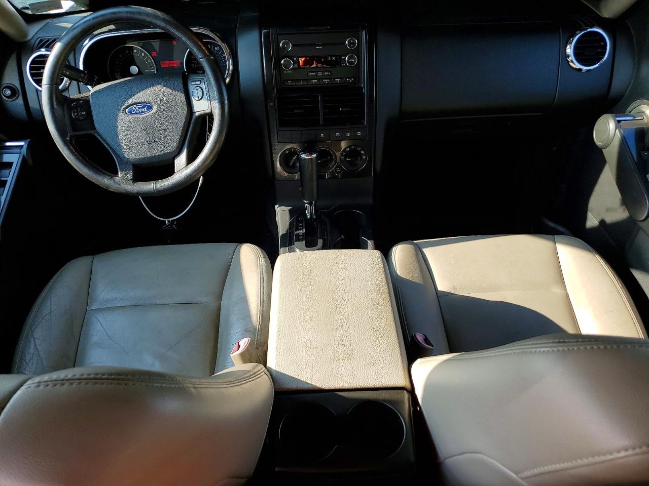 2008 Ford Explorer Xlt Серебряный vin: 1FMEU73E68UA08162