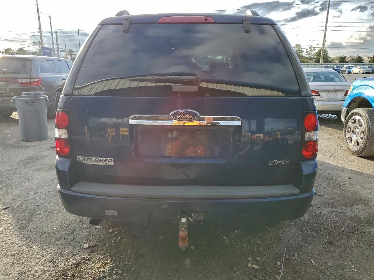 2008 Ford Explorer Xlt Blue vin: 1FMEU73E68UA14012