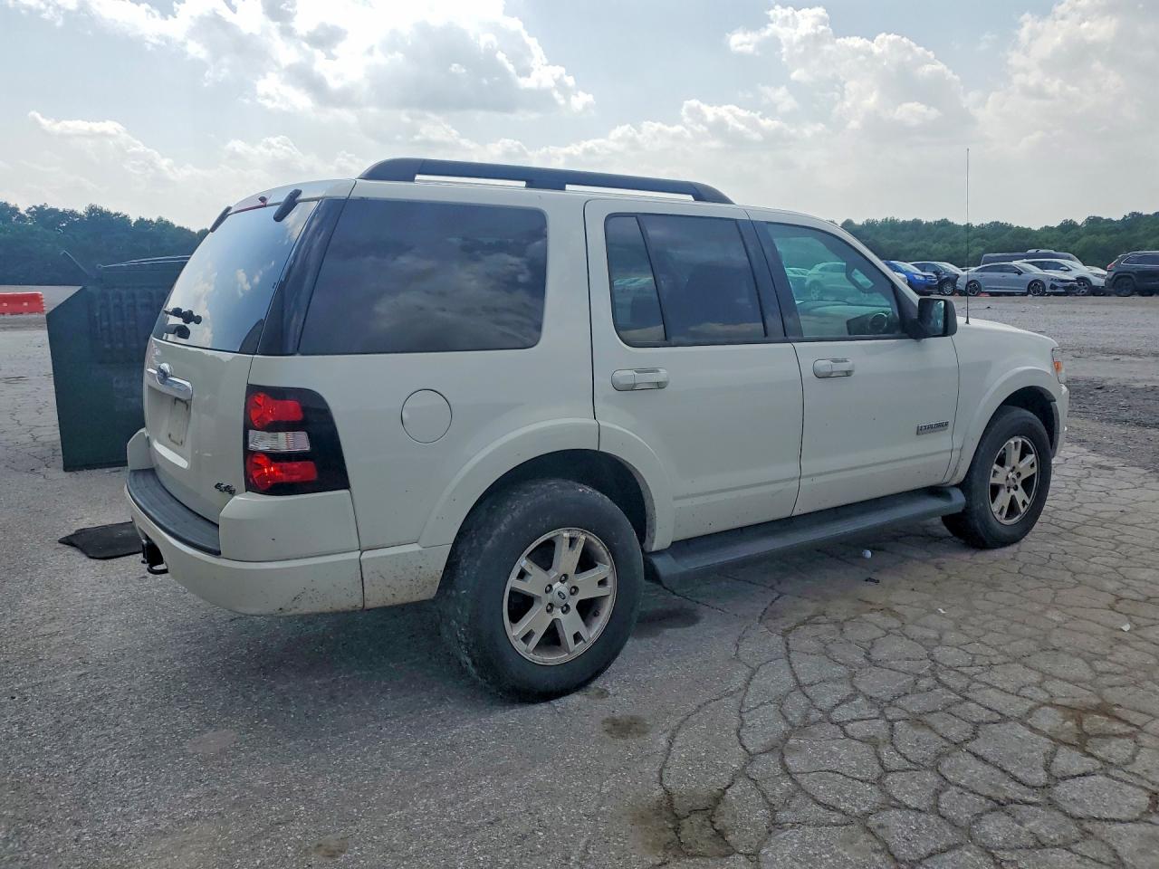 2008 Ford Explorer Xlt White vin: 1FMEU73E68UB35297