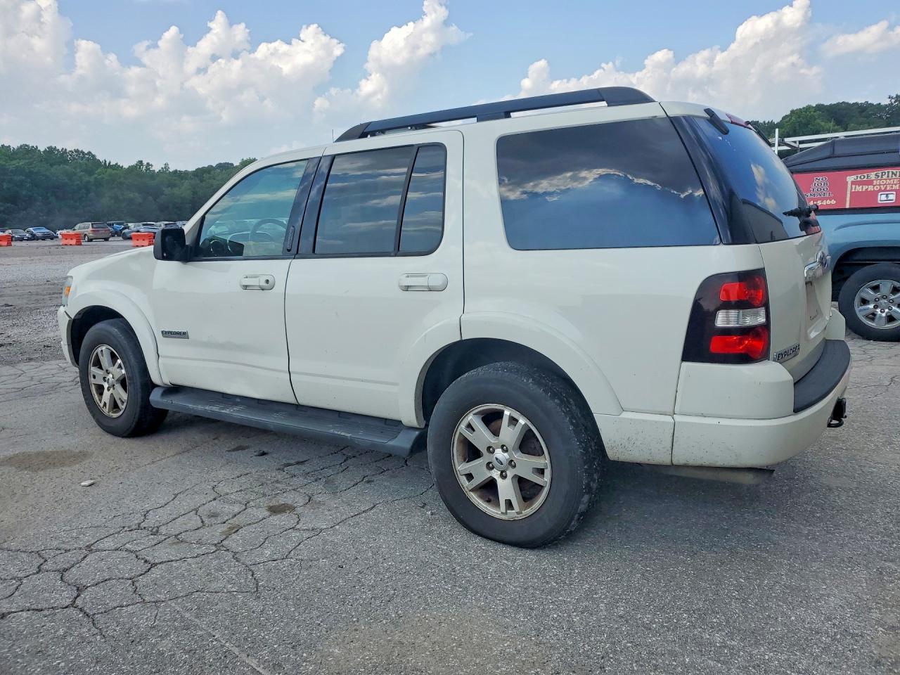2008 Ford Explorer Xlt White vin: 1FMEU73E68UB35297