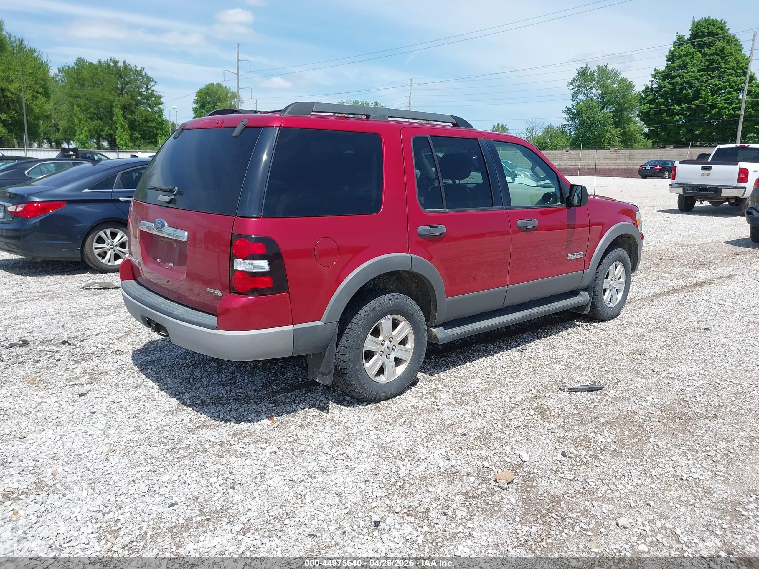 2006 Ford Explorer Xlt Maroon vin: 1FMEU73E76UA59845
