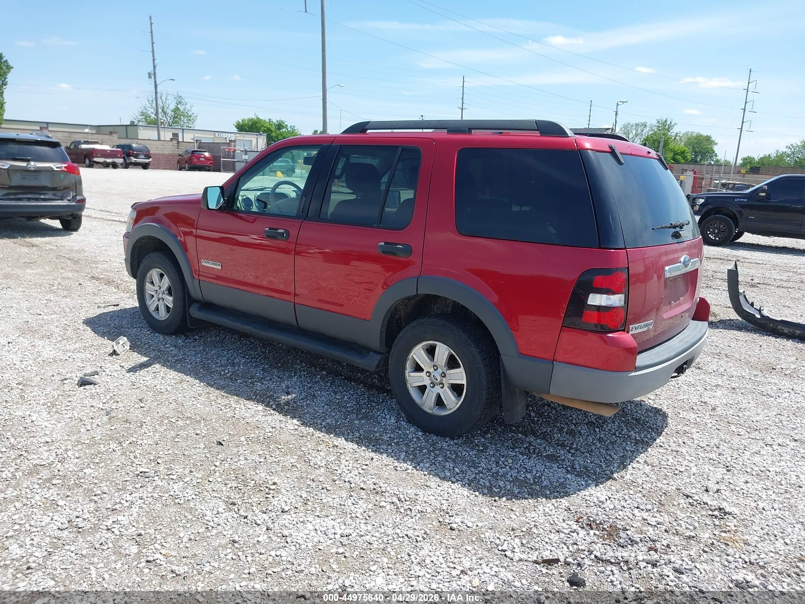 2006 Ford Explorer Xlt Maroon vin: 1FMEU73E76UA59845