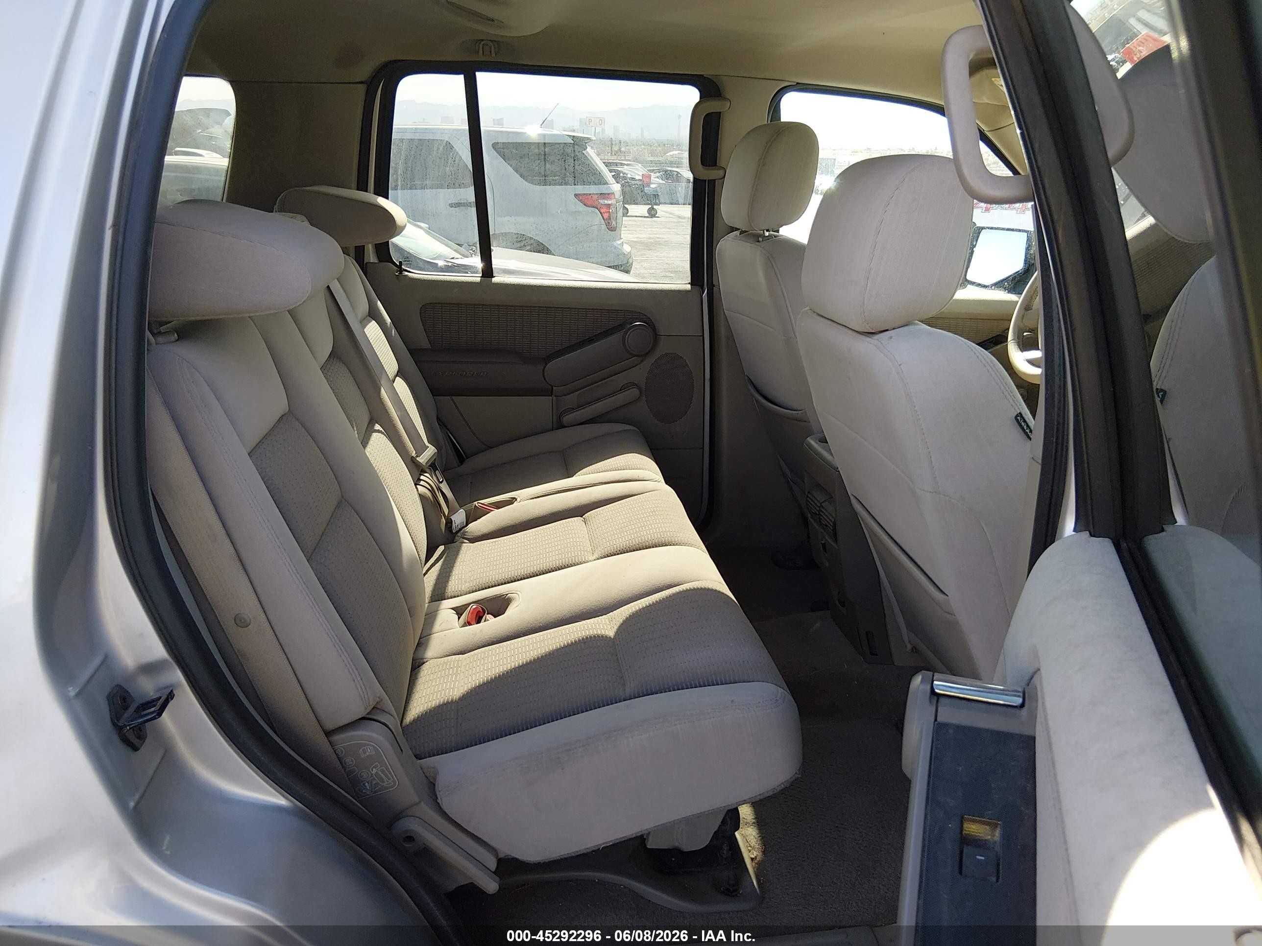 2006 Ford Explorer Xlt Silver vin: 1FMEU73E76UB35290