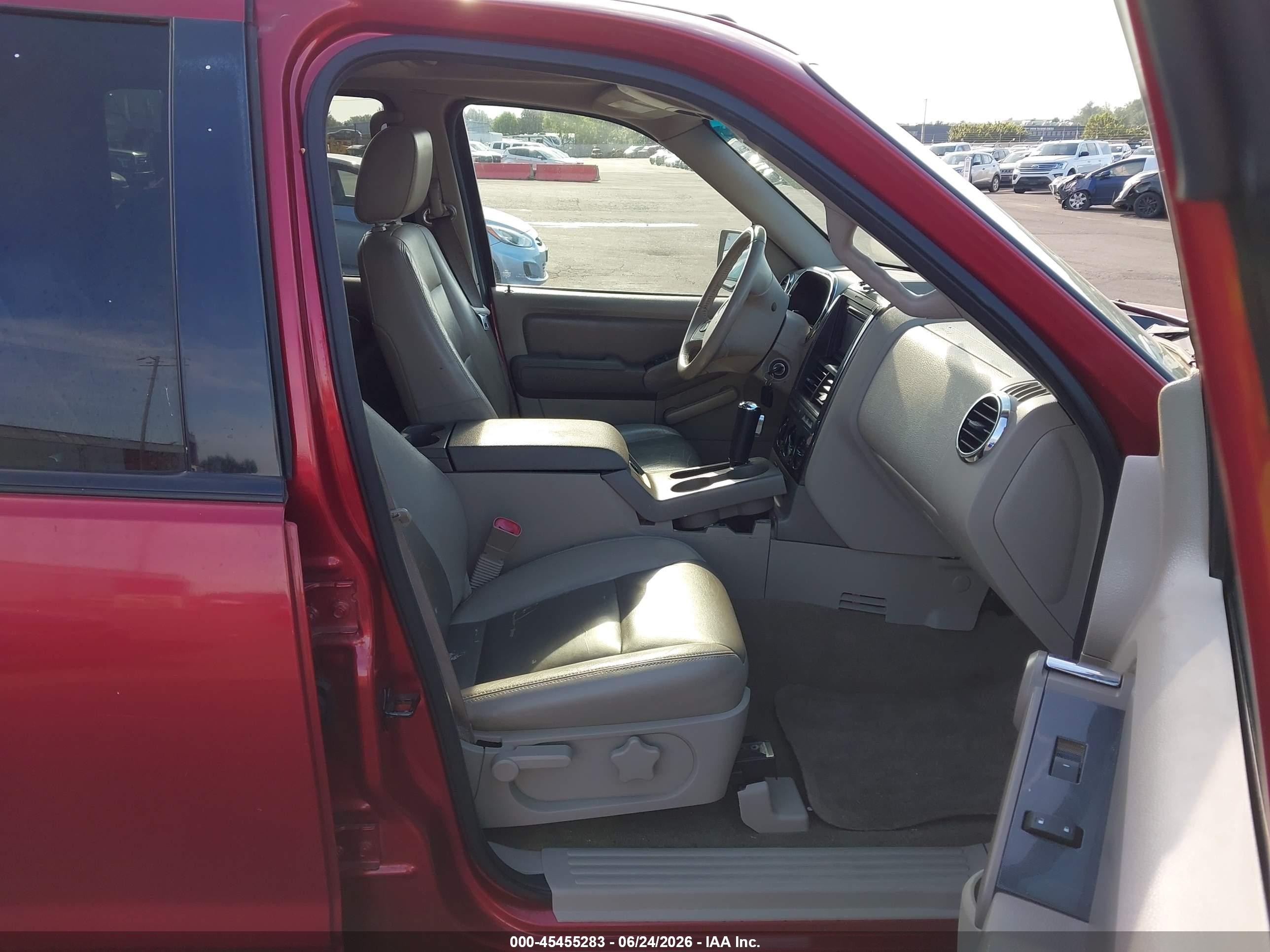 2007 Ford Explorer Xlt Red vin: 1FMEU73E77UA99165