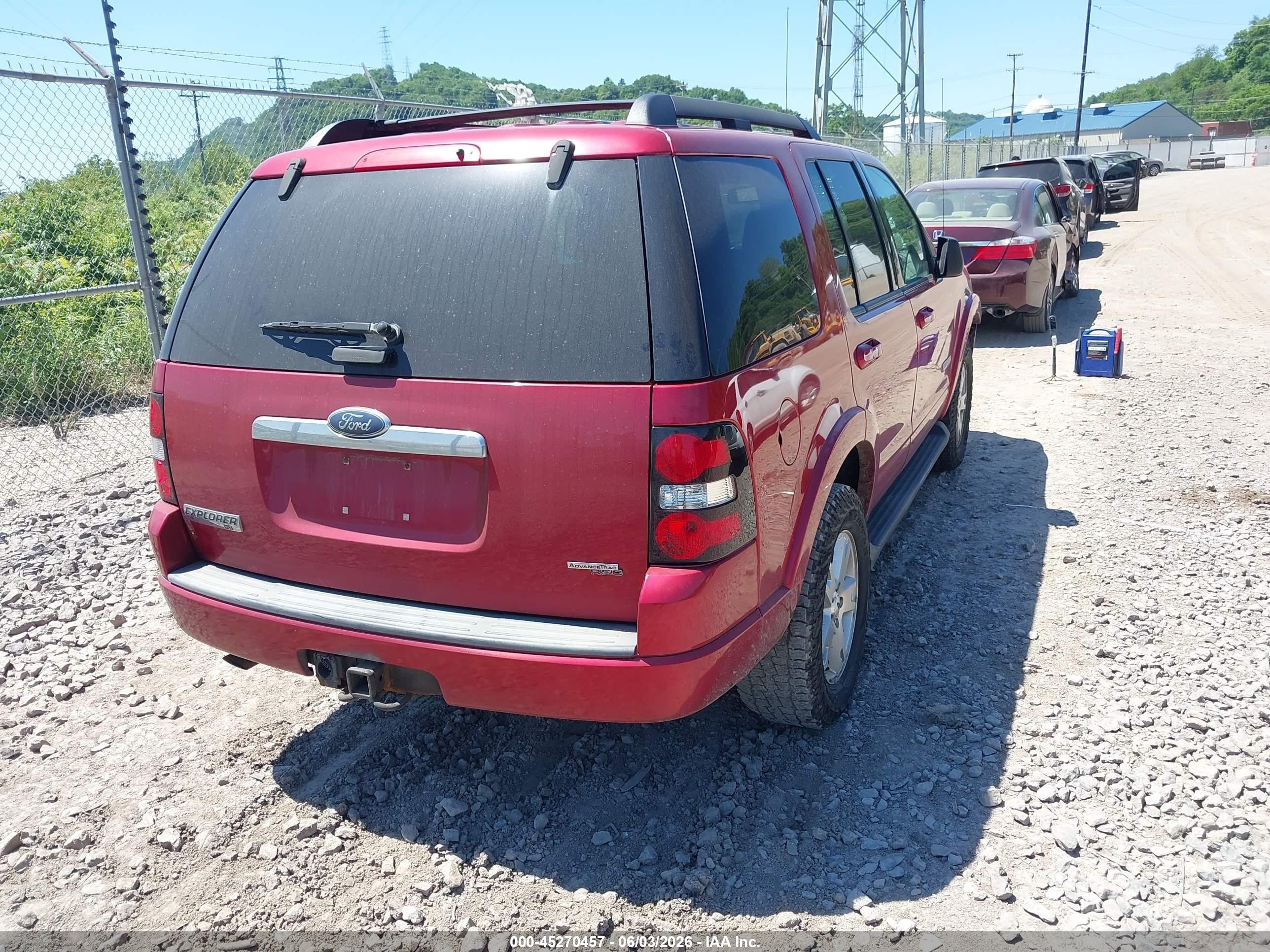 2007 Ford Explorer Xlt Red vin: 1FMEU73E77UB58232