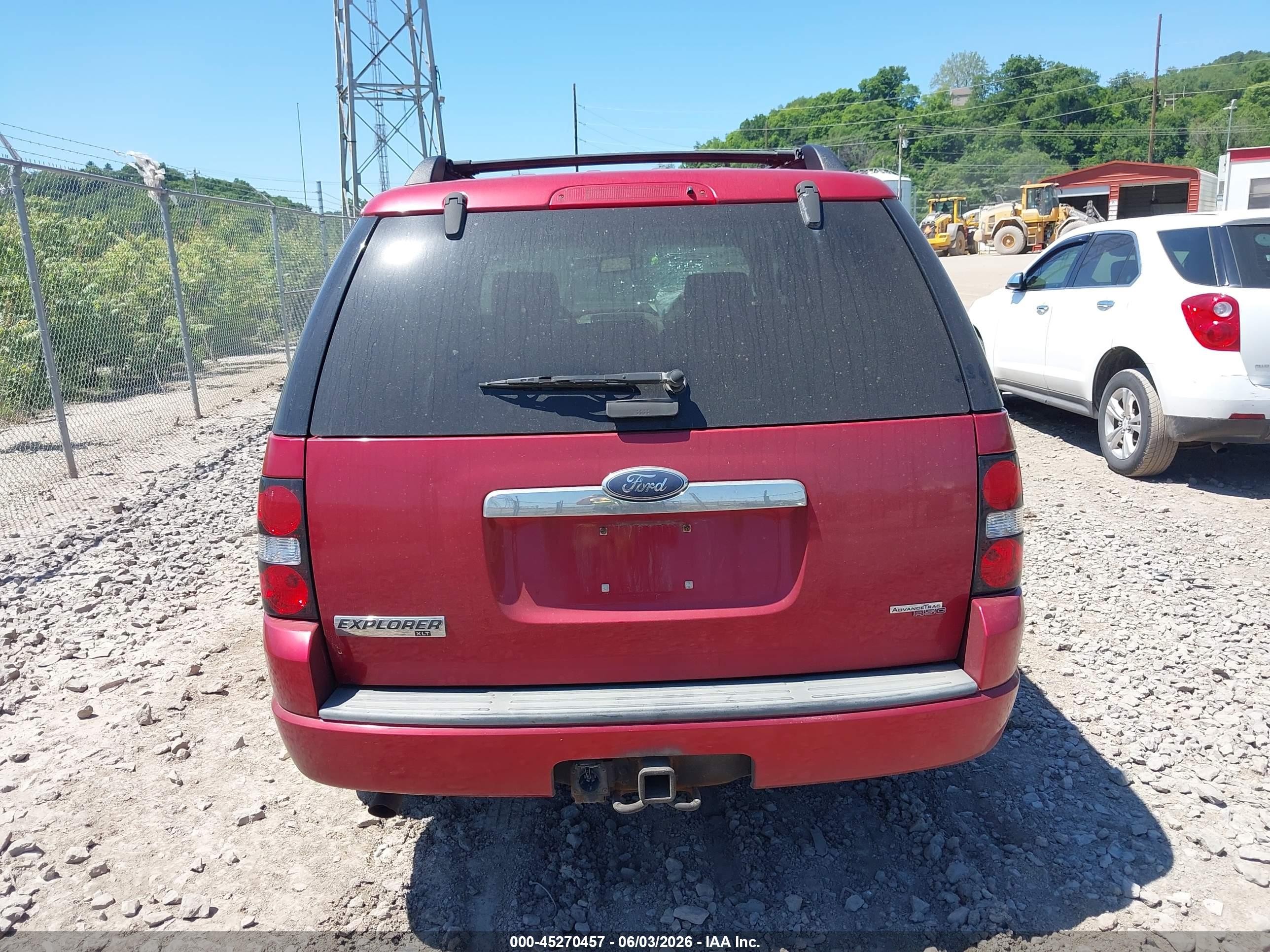 2007 Ford Explorer Xlt Red vin: 1FMEU73E77UB58232