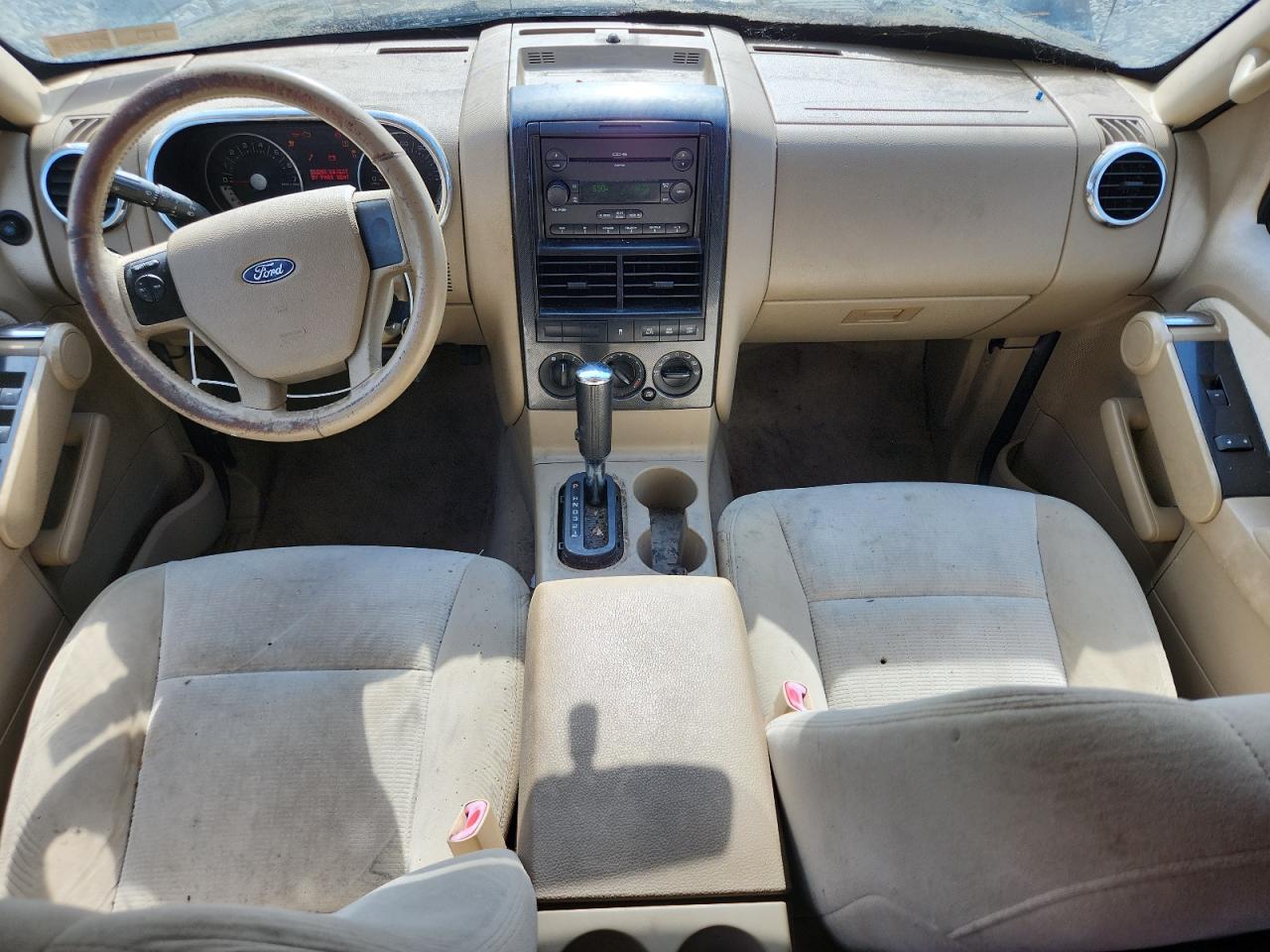 2007 Ford Explorer Xlt Gray vin: 1FMEU73E77UB82918 Damage: Left Front Seat, Burn Hole, 1/2 To 1 Inch