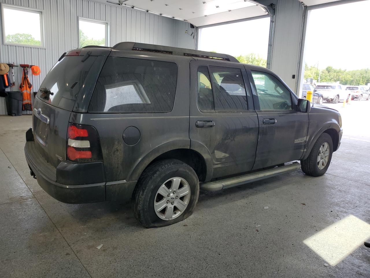 2007 Ford Explorer Xlt Gray vin: 1FMEU73E77UB82918 Damage: Right Qtr Panel, Heavy Scratch, 1/2 To 1 Inch