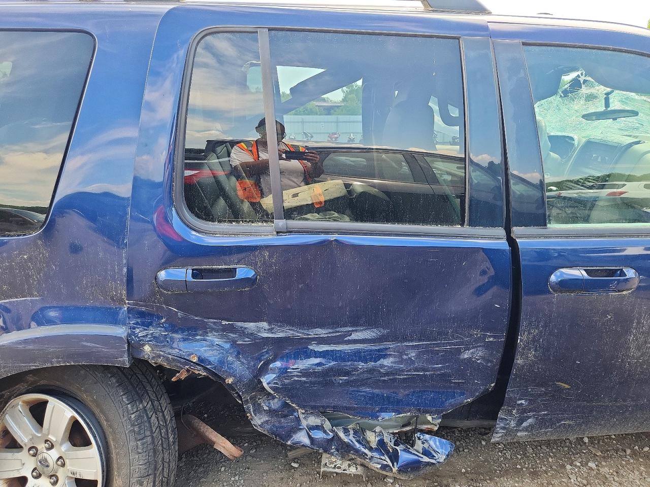 2007 Ford Explorer Xlt Blue vin: 1FMEU73E77UB88203