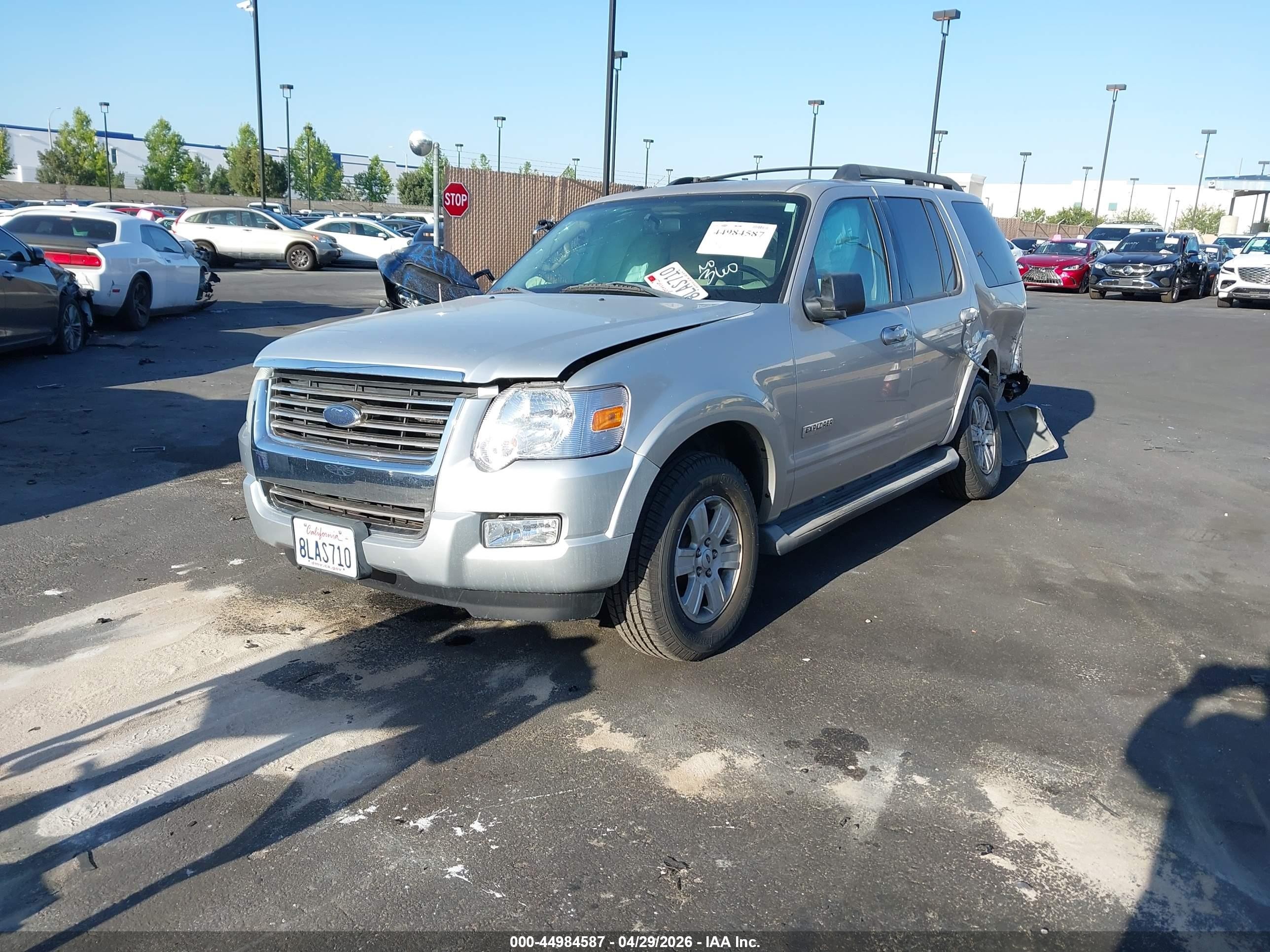 2008 Ford Explorer Xlt Серебряный vin: 1FMEU73E78UA80259