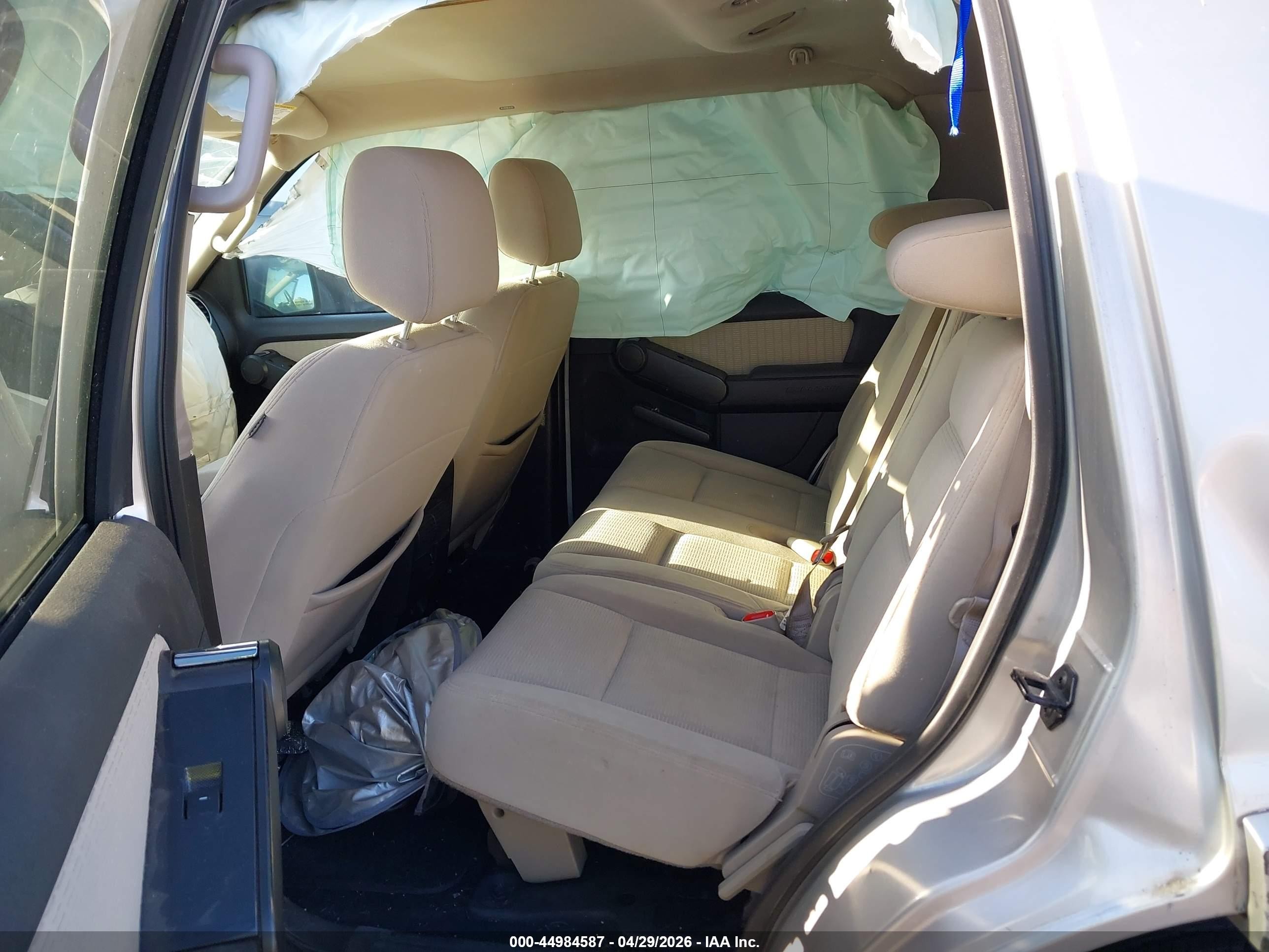 2008 Ford Explorer Xlt Серебряный vin: 1FMEU73E78UA80259