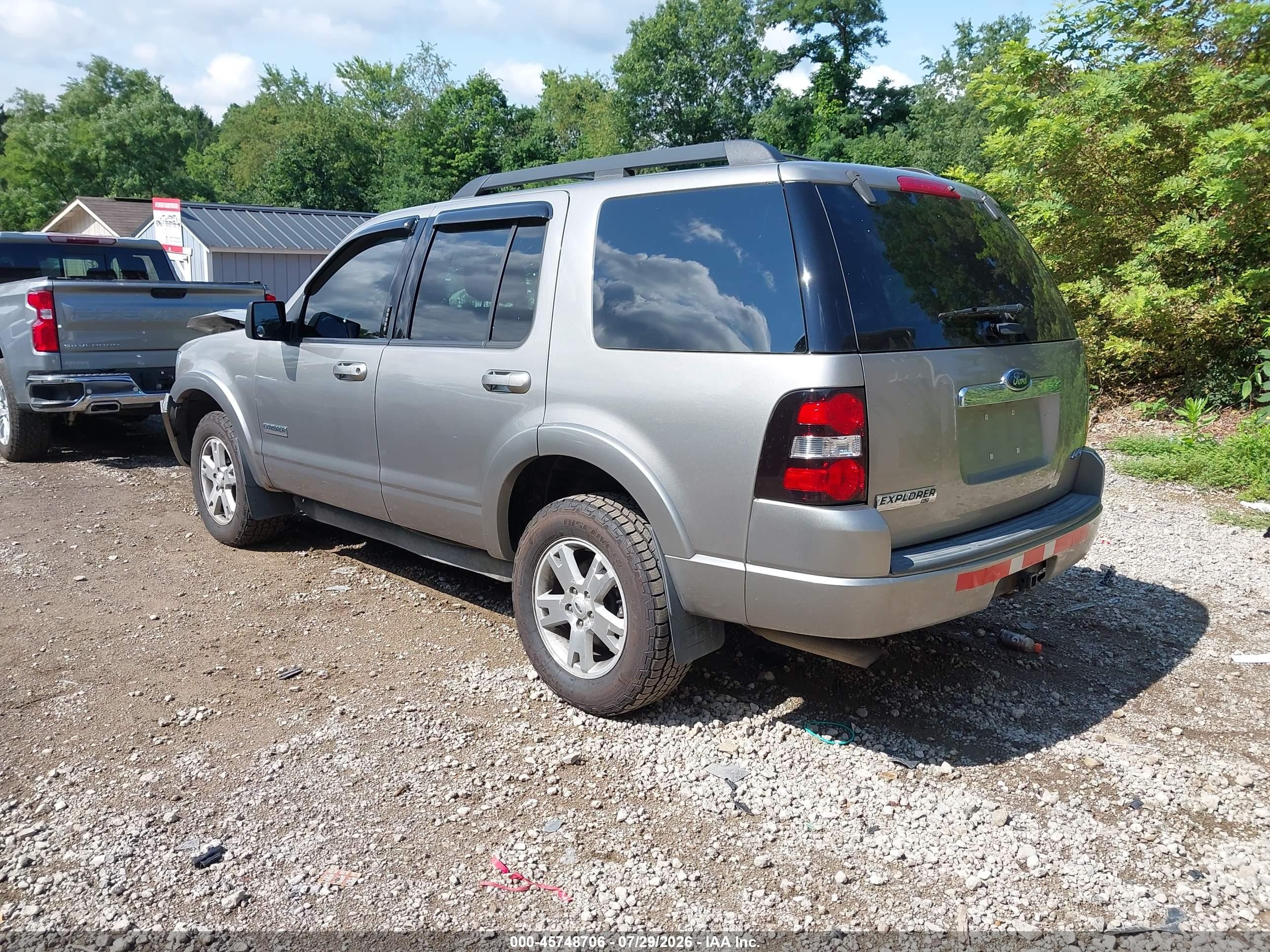 2008 Ford Explorer Xlt Silver vin: 1FMEU73E78UB00087