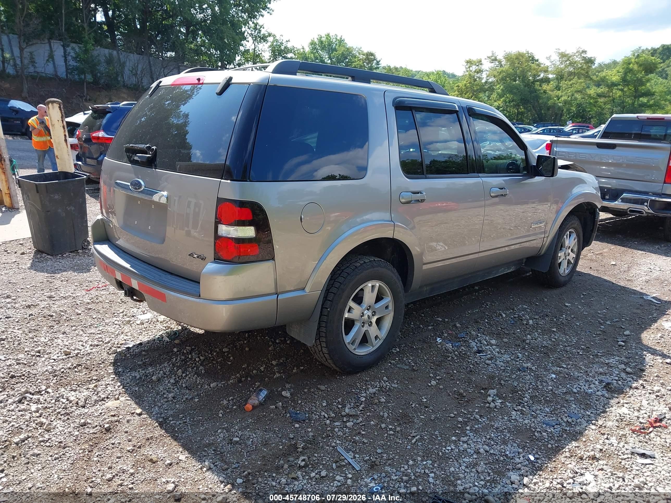 2008 Ford Explorer Xlt Silver vin: 1FMEU73E78UB00087