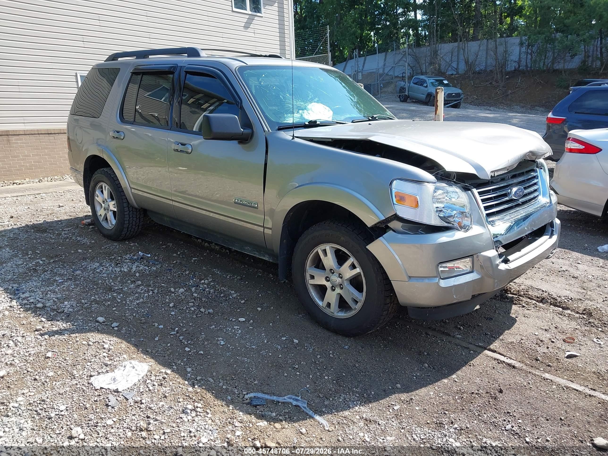 2008 Ford Explorer Xlt Silver vin: 1FMEU73E78UB00087
