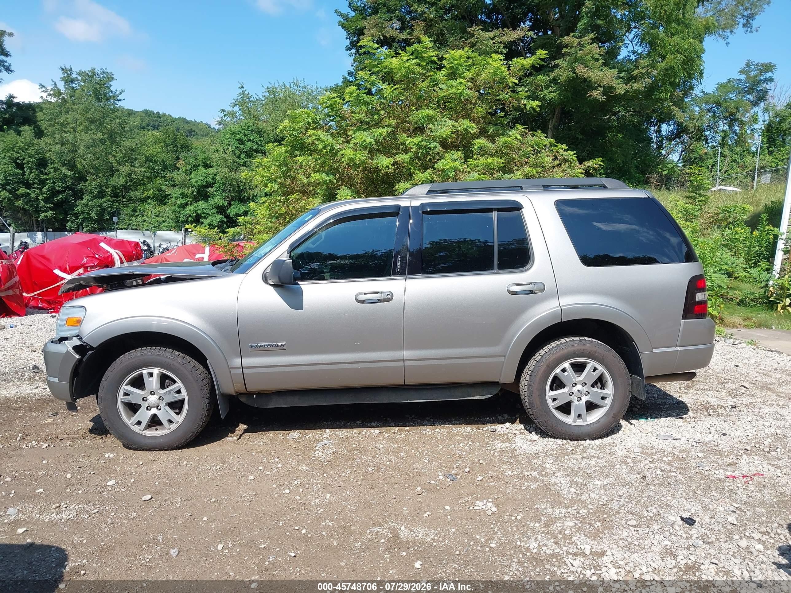 2008 Ford Explorer Xlt Silver vin: 1FMEU73E78UB00087
