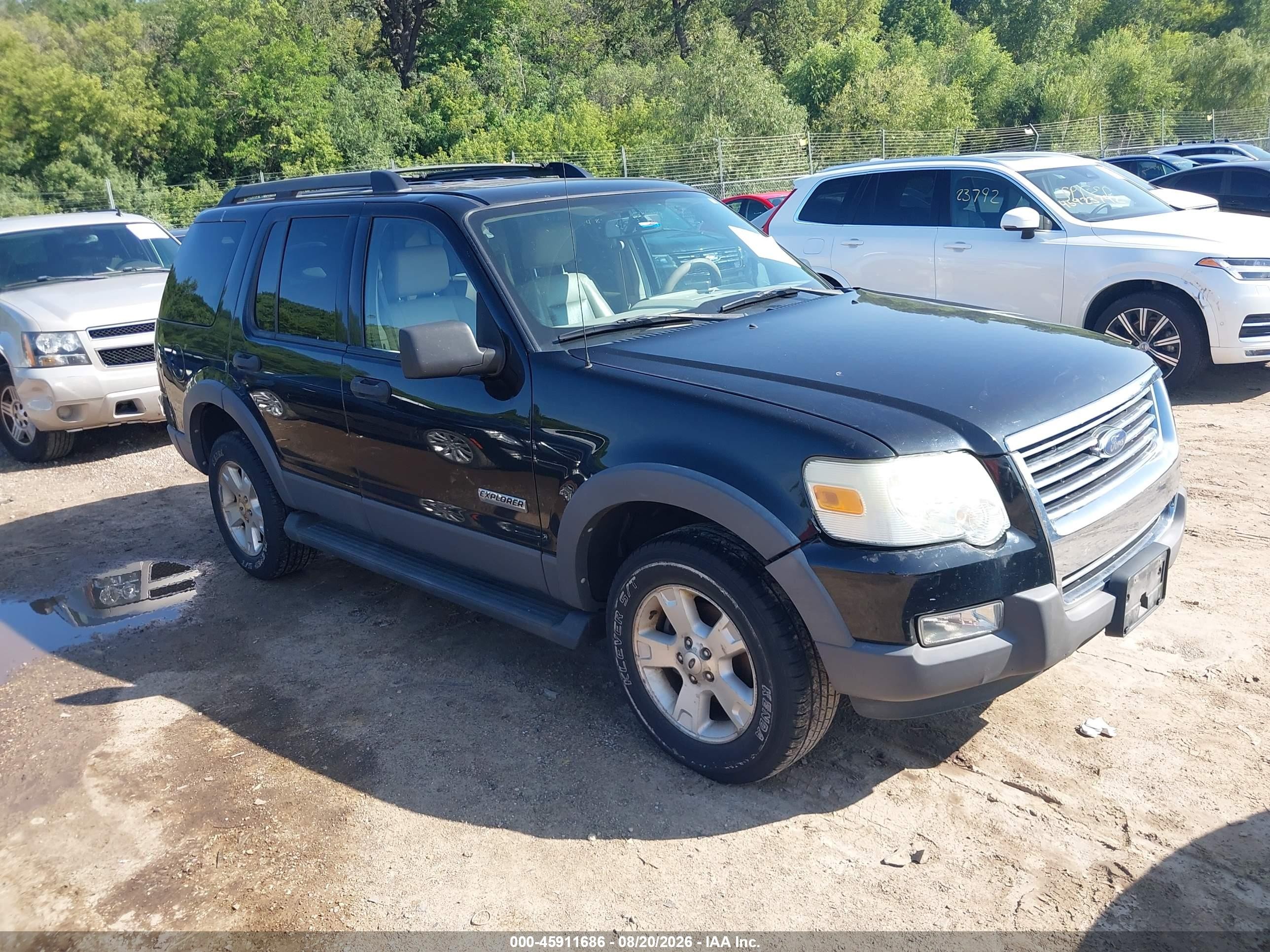 2006 Ford Explorer Xlt Black vin: 1FMEU73E86UA05440