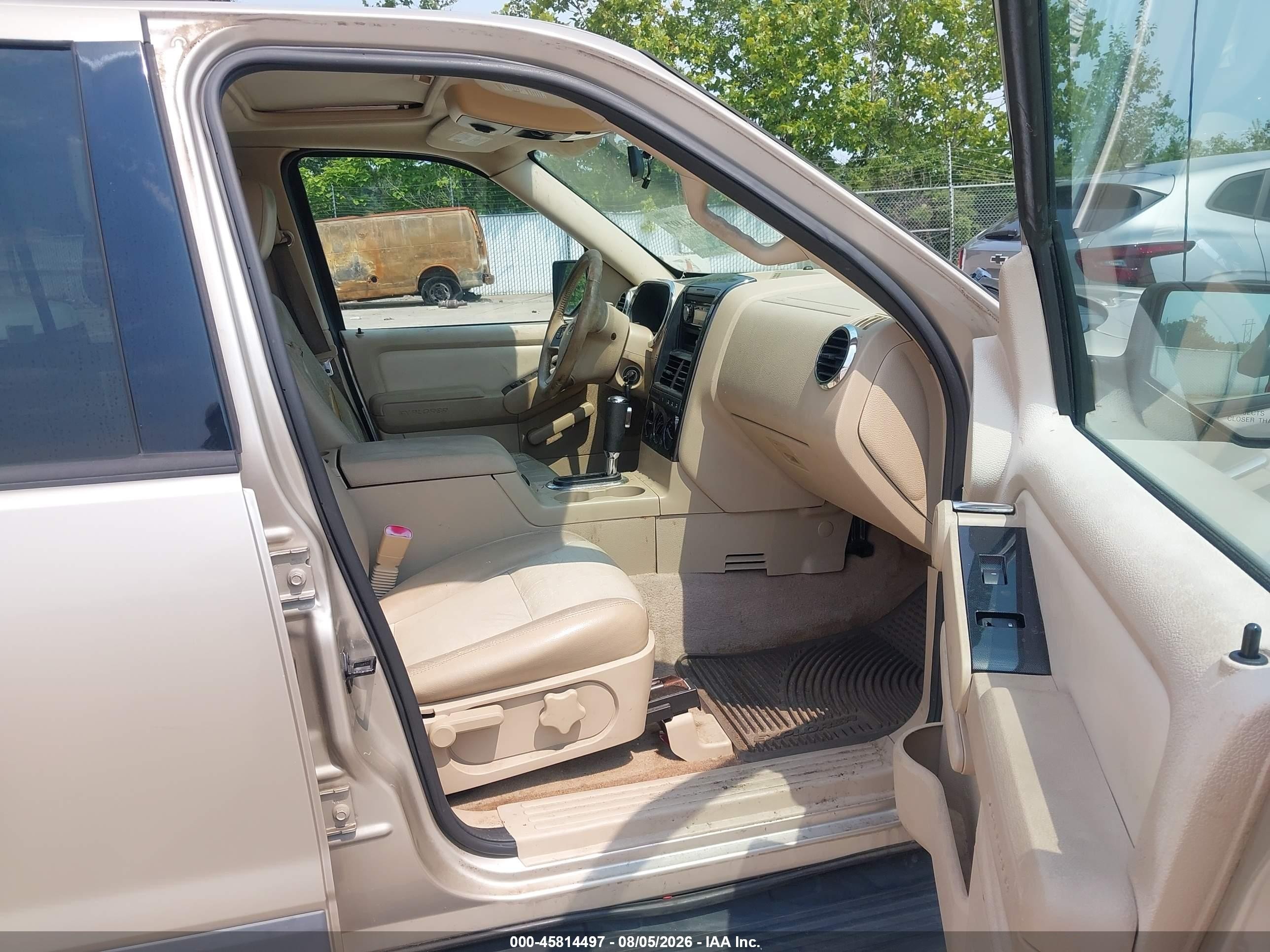 2006 Ford Explorer Xlt Gold vin: 1FMEU73E86UA93020