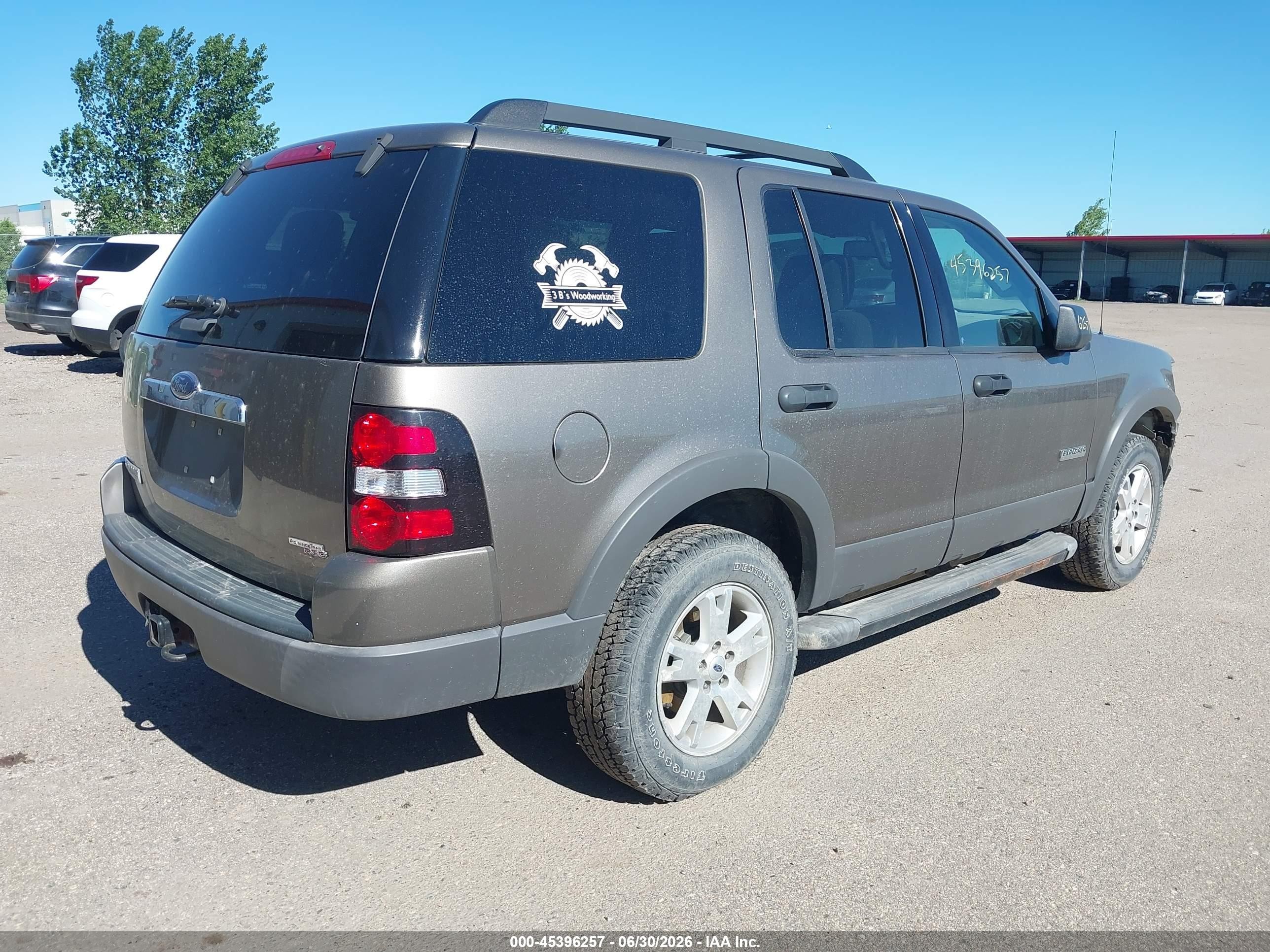 2006 Ford Explorer Xlt Желто-коричневый vin: 1FMEU73E86UB32950