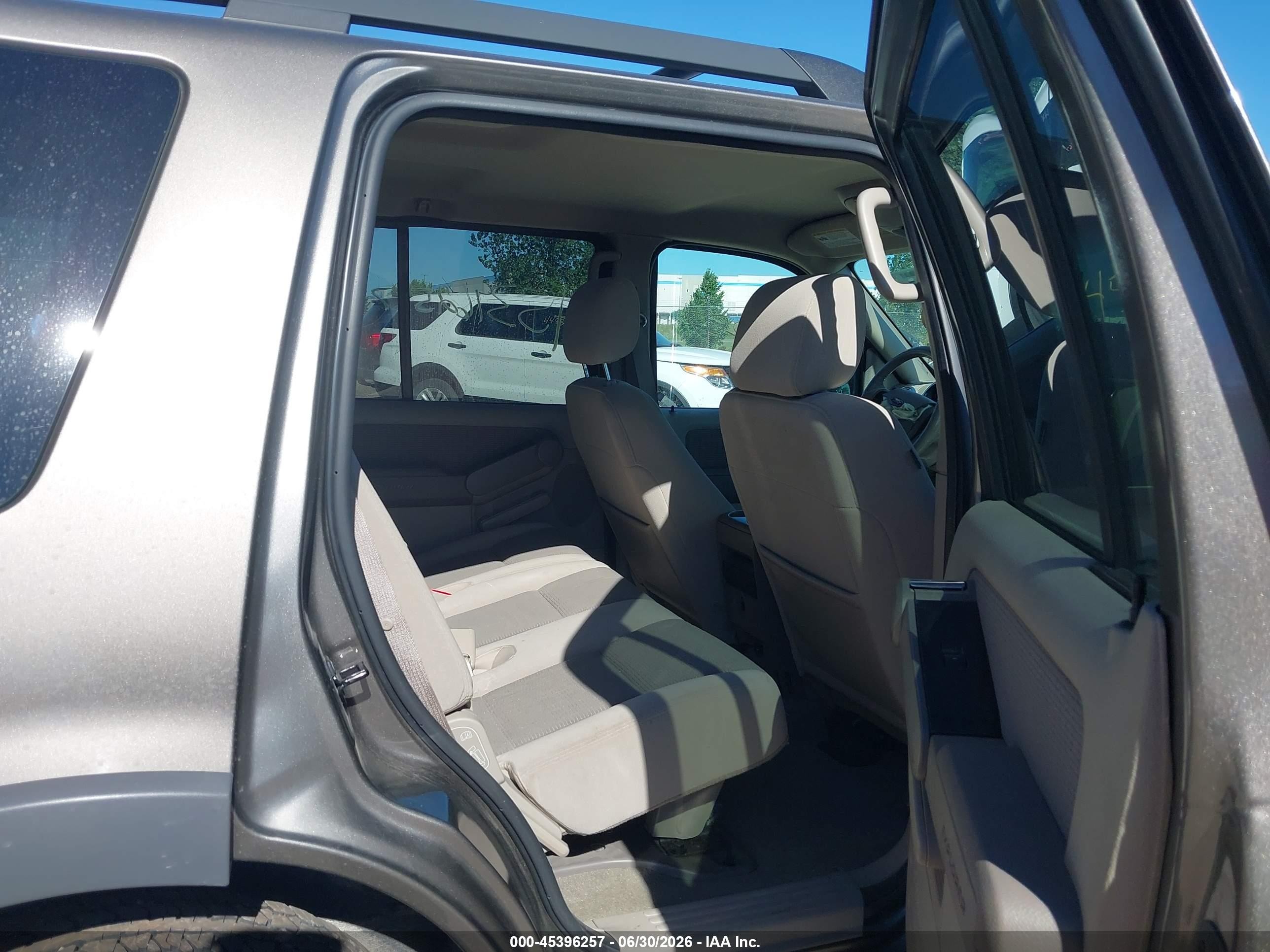2006 Ford Explorer Xlt Желто-коричневый vin: 1FMEU73E86UB32950