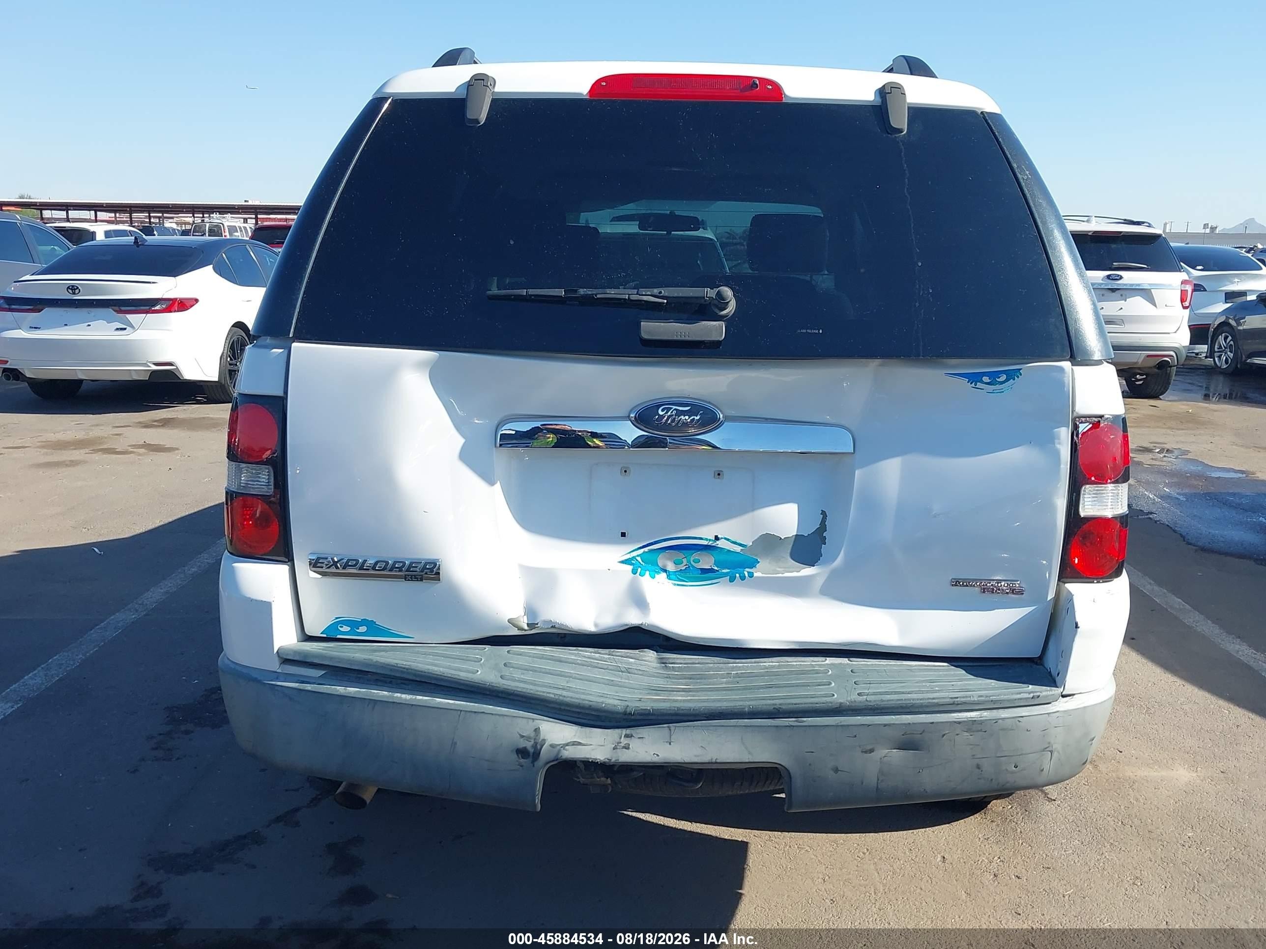 2007 Ford Explorer Xlt White vin: 1FMEU73E87UB22128