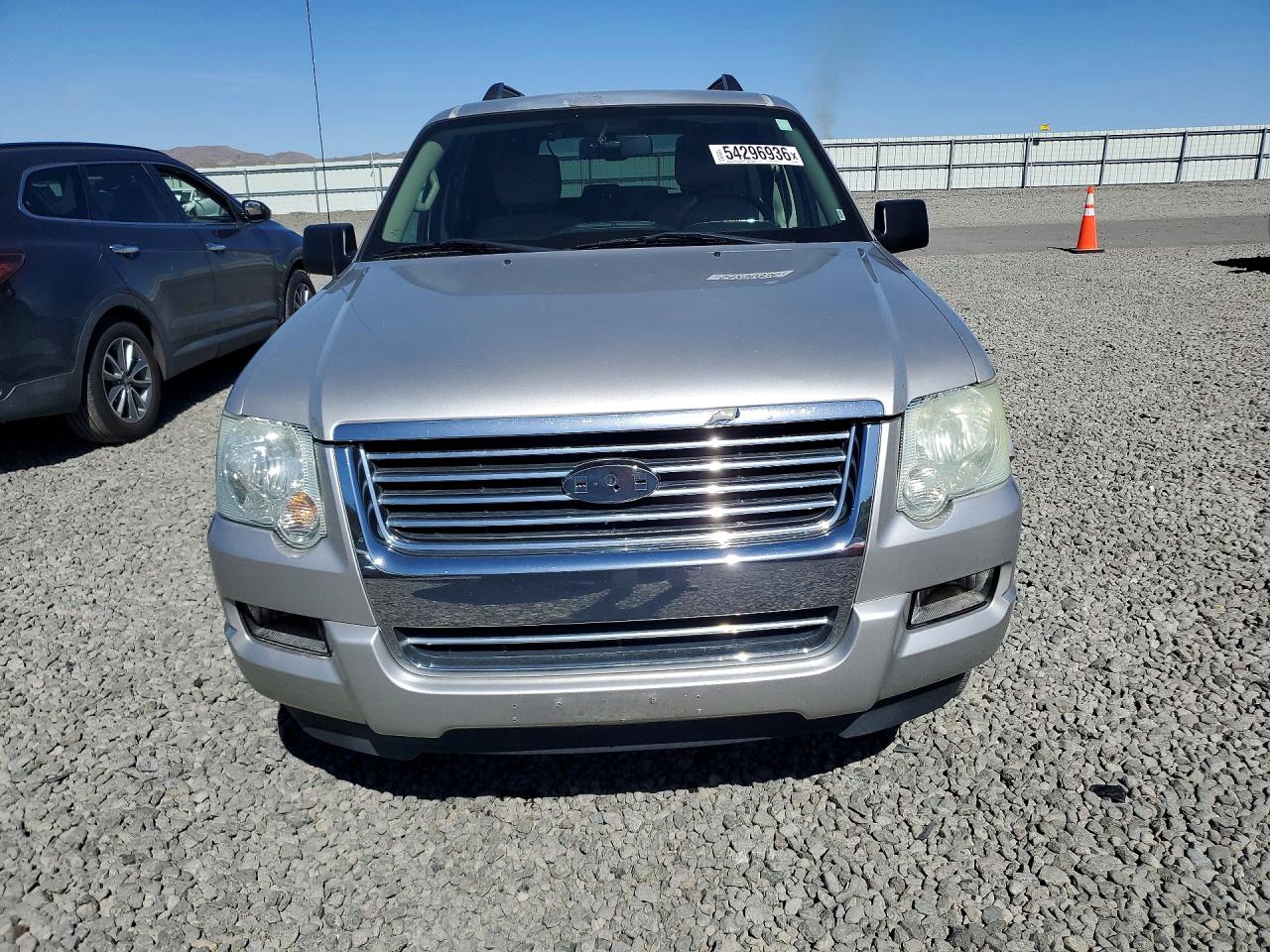 2008 Ford Explorer Xlt Серебряный vin: 1FMEU73E88UA03299