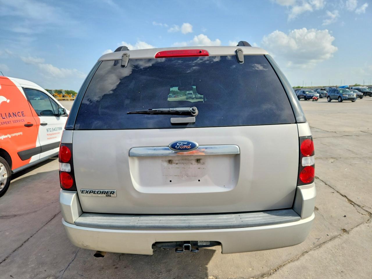 2008 Ford Explorer Xlt Серебряный vin: 1FMEU73E88UA59534
