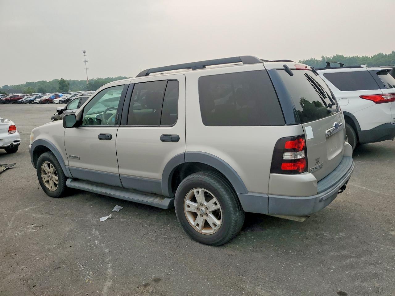 2006 Ford Explorer Xlt Gray vin: 1FMEU73E96UA28595