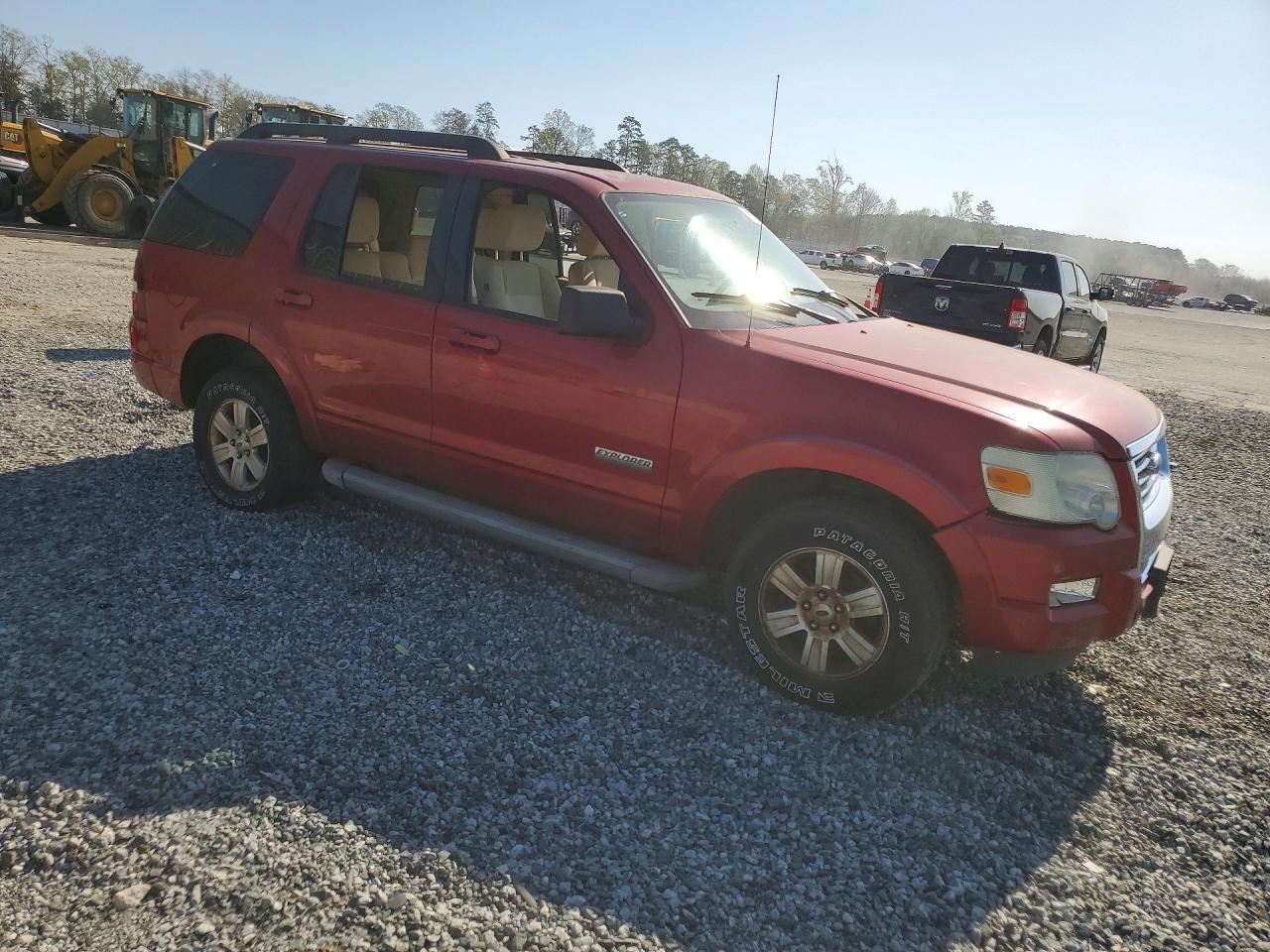 2007 Ford Explorer Xlt Red vin: 1FMEU73E97UB68275