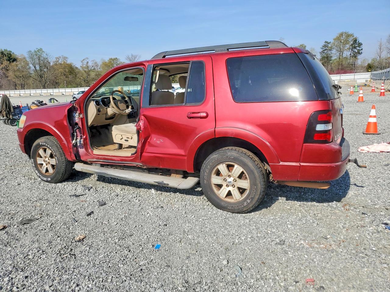2007 Ford Explorer Xlt Red vin: 1FMEU73E97UB68275