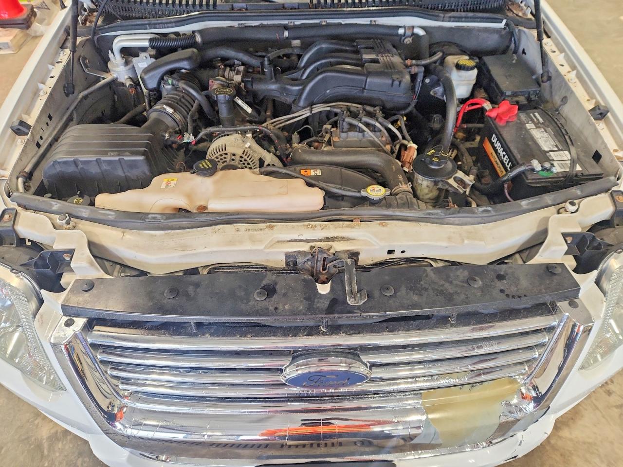 2007 Ford Explorer Xlt White vin: 1FMEU73E97UB79227