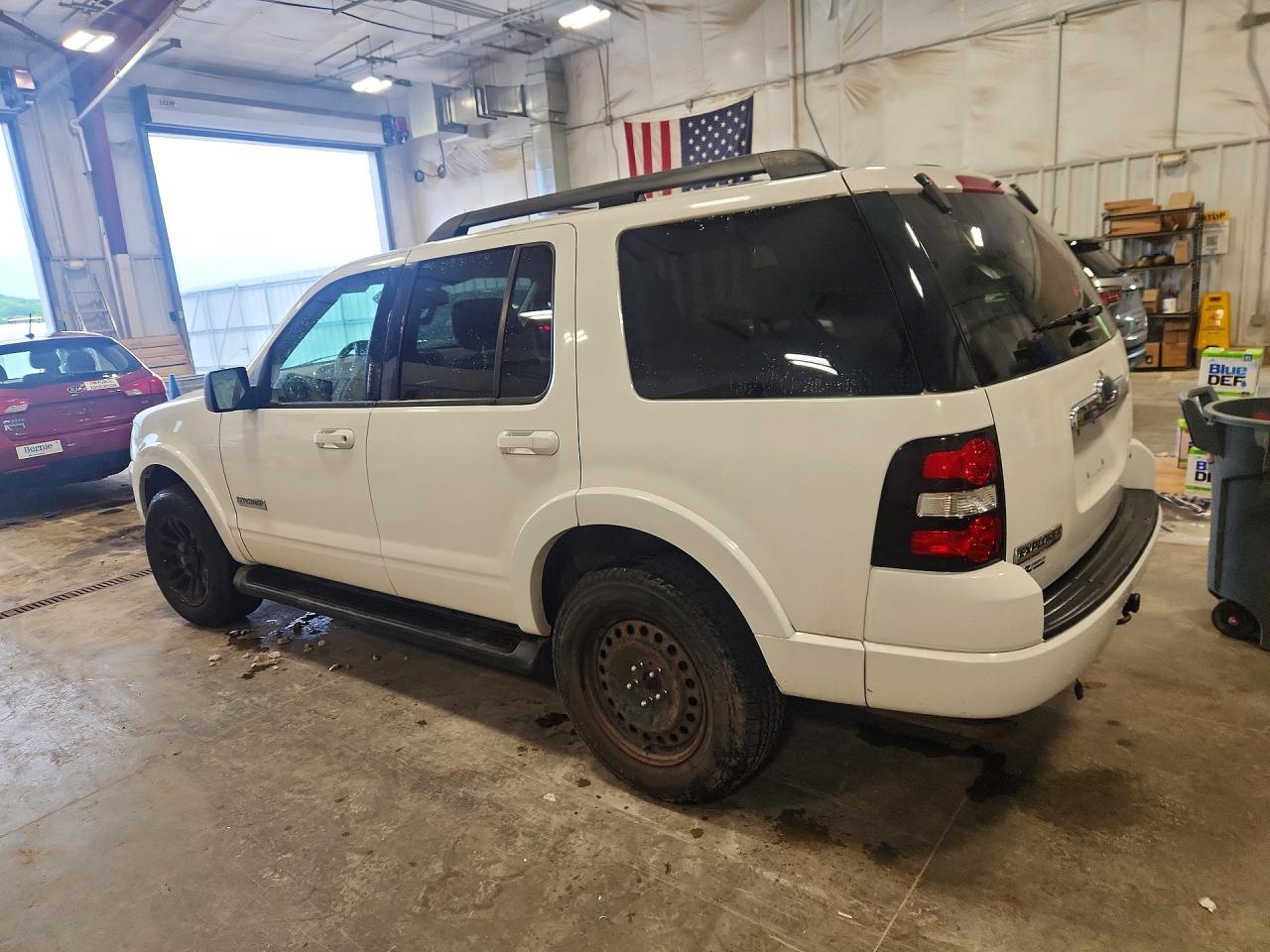 2007 Ford Explorer Xlt White vin: 1FMEU73E97UB79227