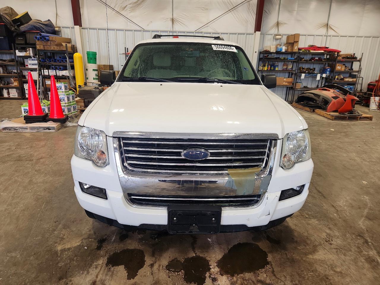 2007 Ford Explorer Xlt White vin: 1FMEU73E97UB79227