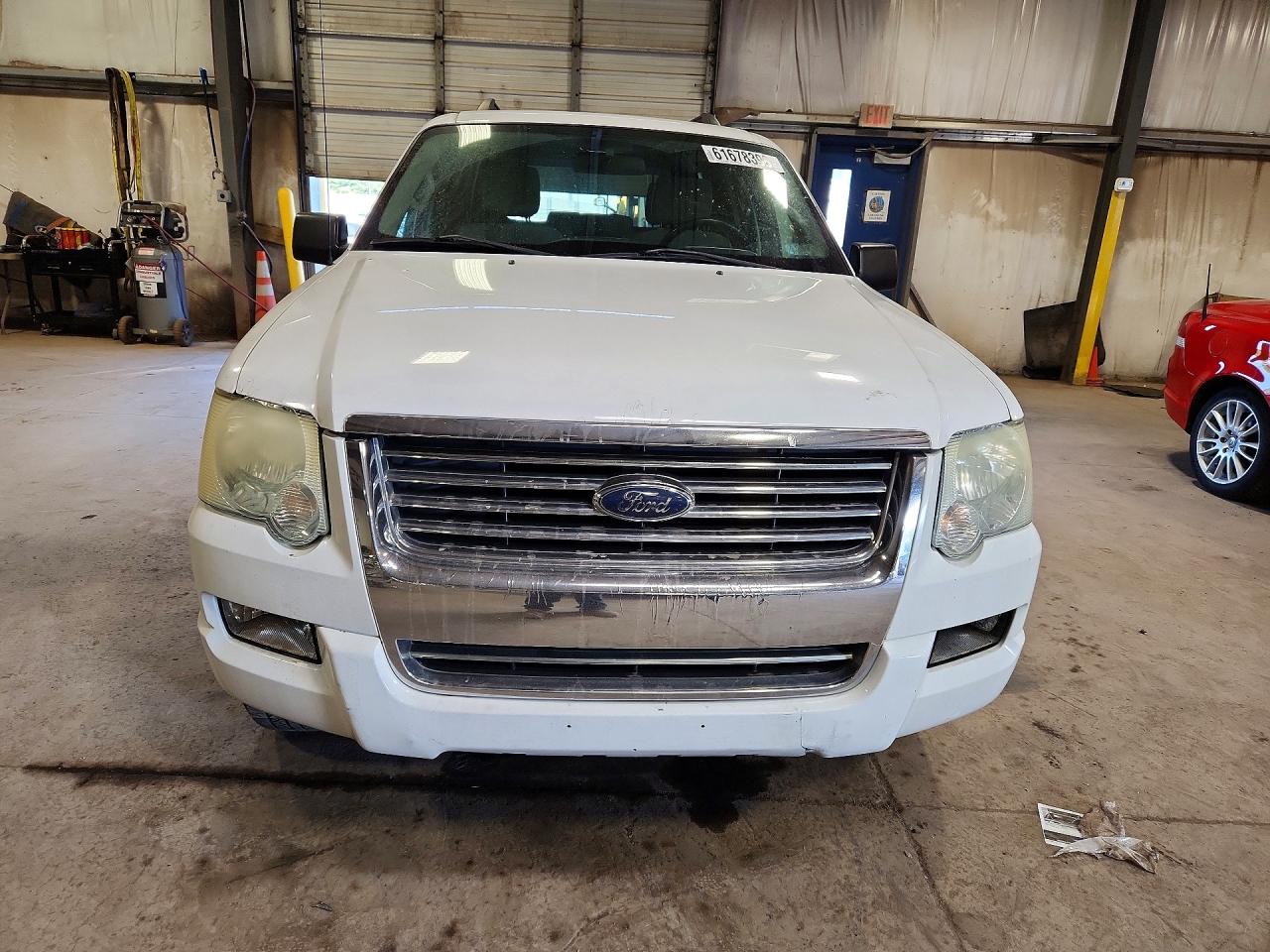 2008 Ford Explorer Xlt Белый vin: 1FMEU73E98UA88525