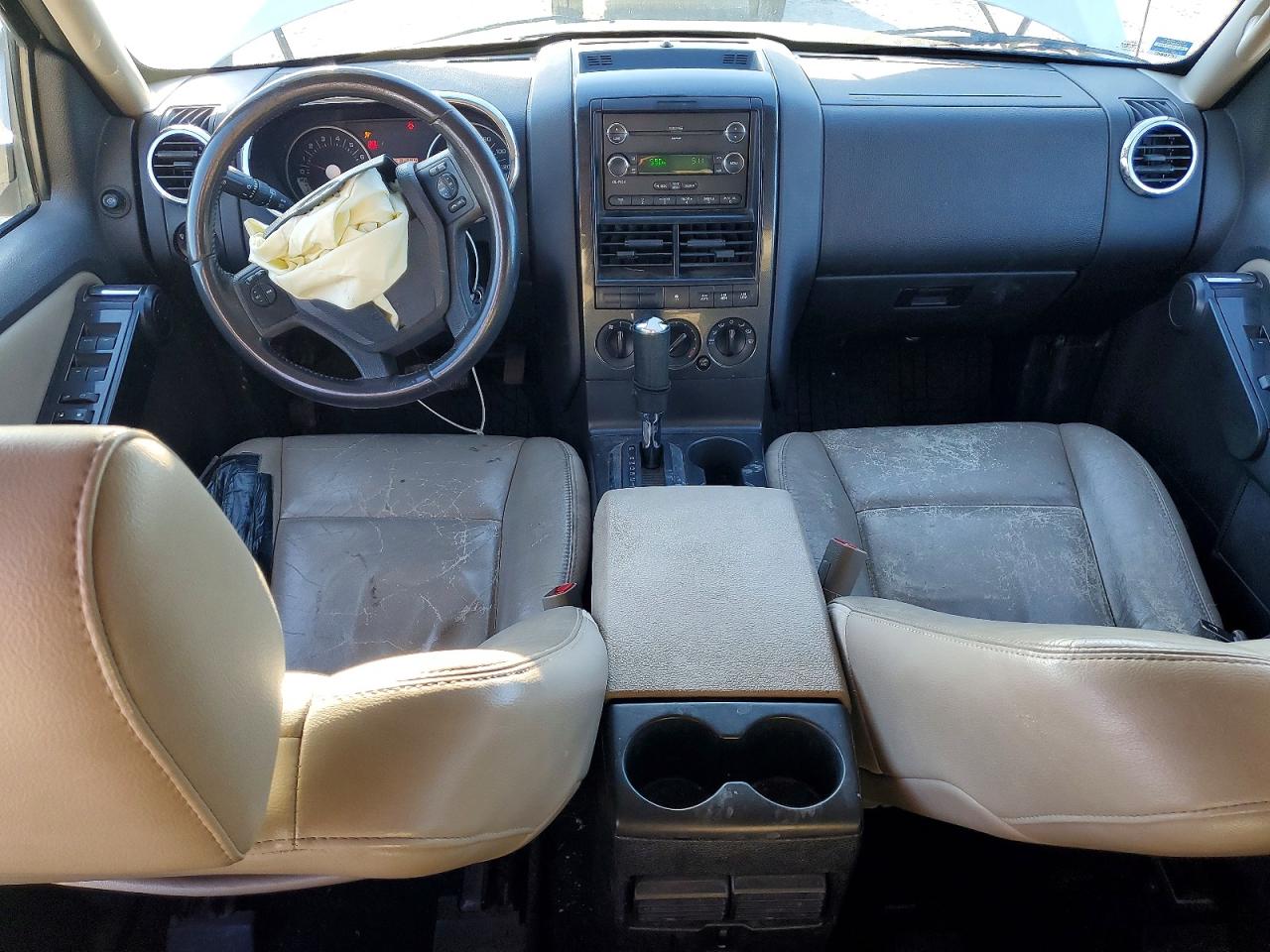 2008 Ford Explorer Xlt Белый vin: 1FMEU73E98UB35021