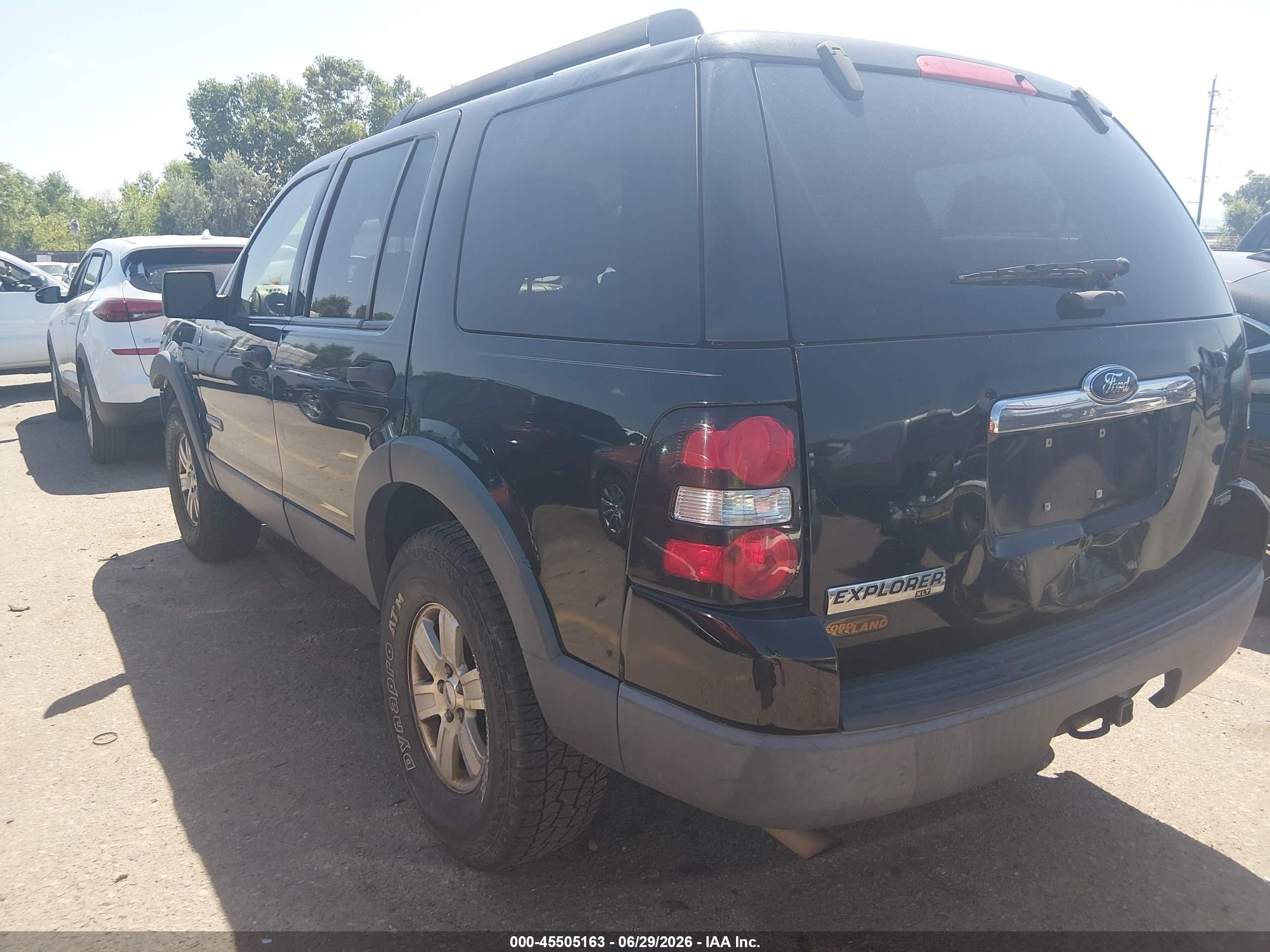 2006 Ford Explorer Xlt Black vin: 1FMEU73EX6UA30243