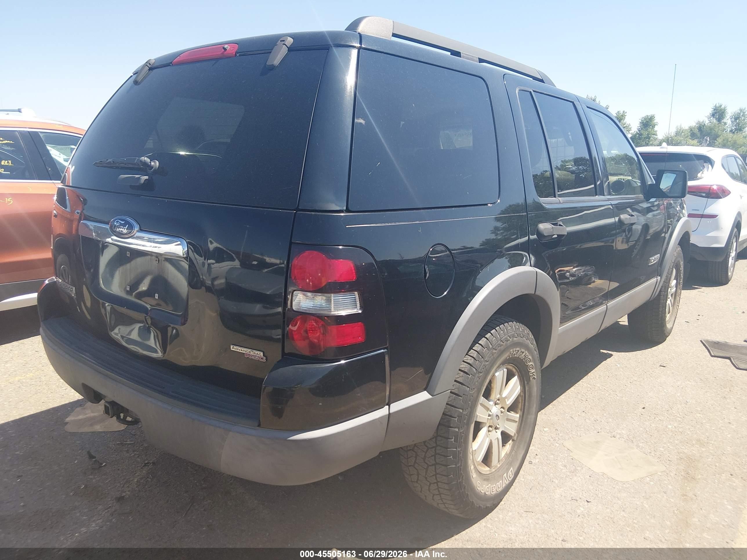 2006 Ford Explorer Xlt Black vin: 1FMEU73EX6UA30243