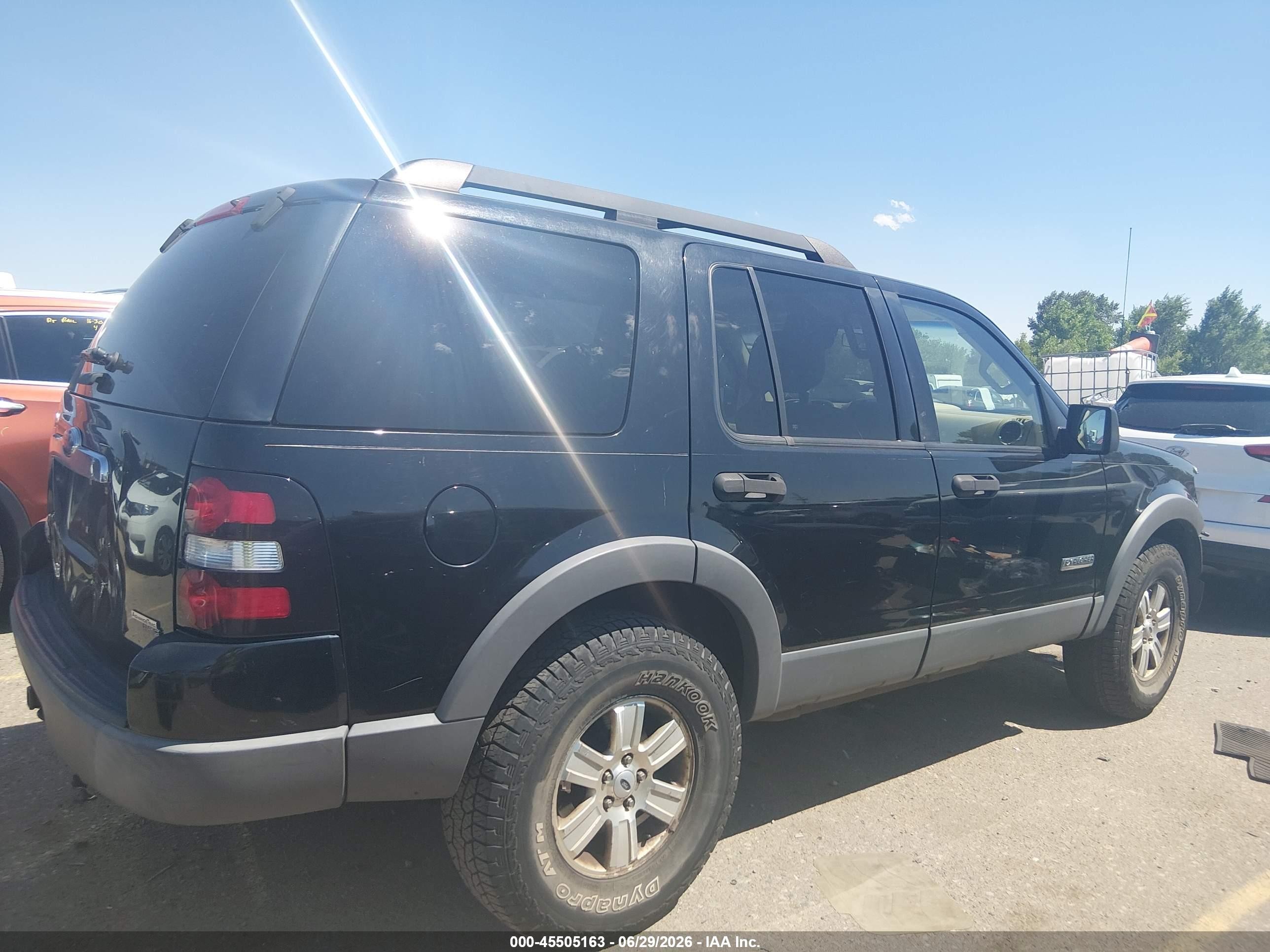 2006 Ford Explorer Xlt Black vin: 1FMEU73EX6UA30243
