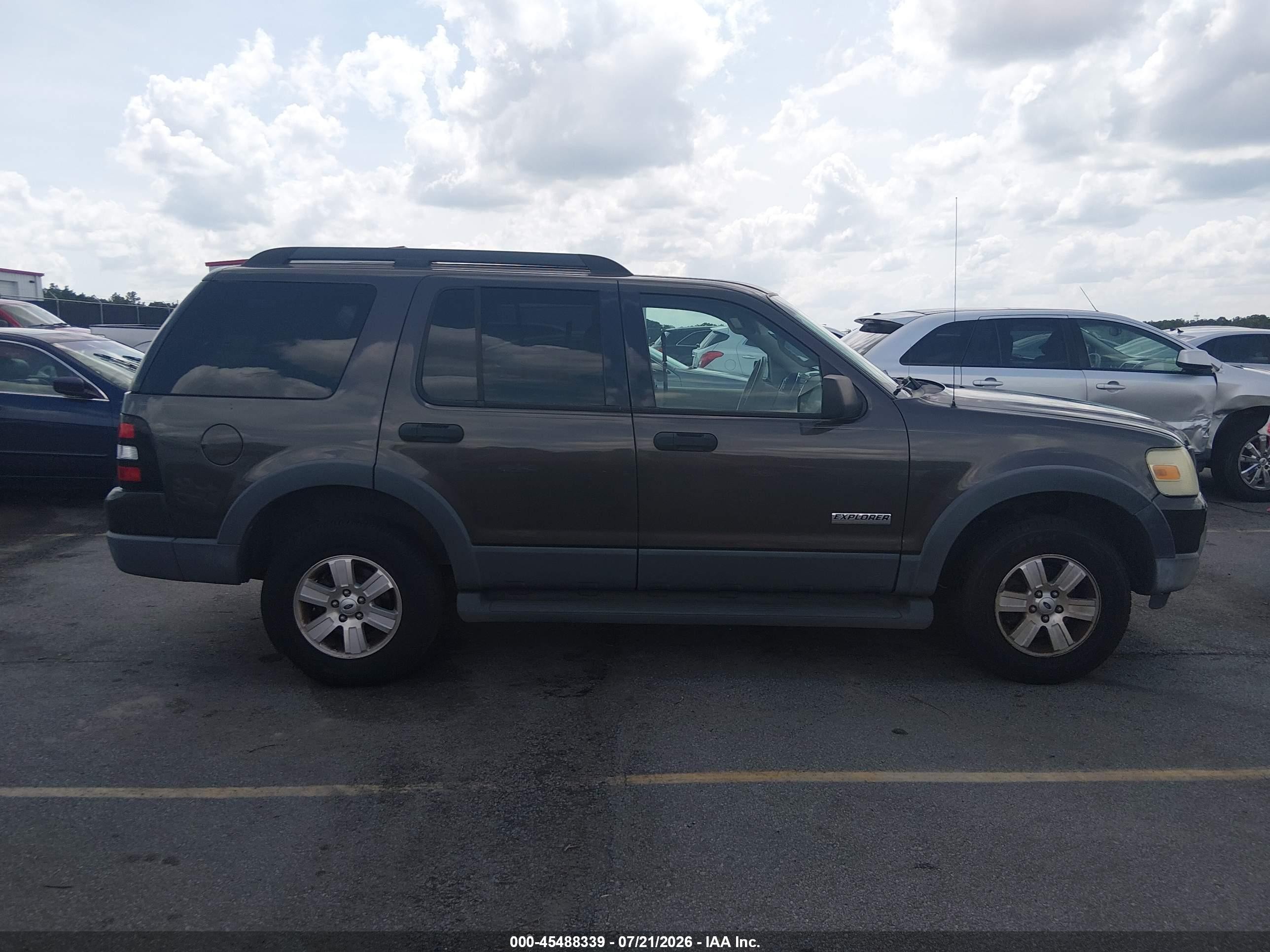 2006 Ford Explorer Xlt Brown vin: 1FMEU73EX6UA63470