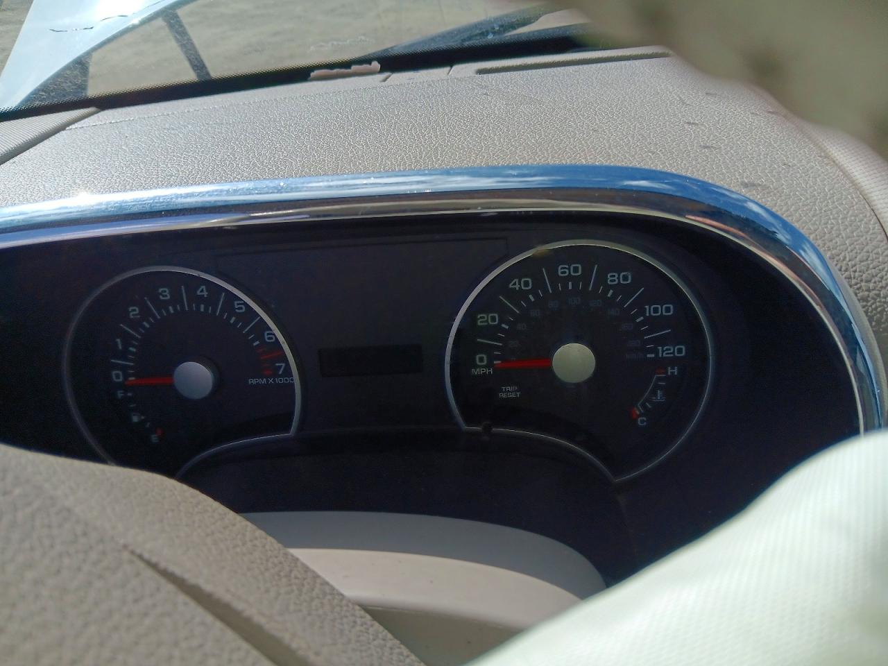 2006 Ford Explorer Xlt Белый vin: 1FMEU73EX6UA81287