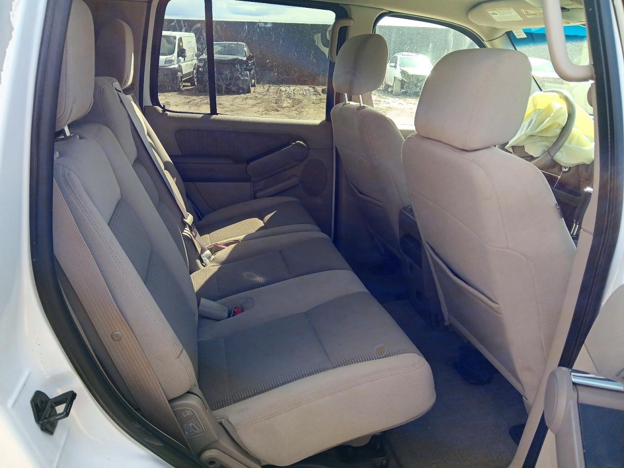 2006 Ford Explorer Xlt Белый vin: 1FMEU73EX6UA81287