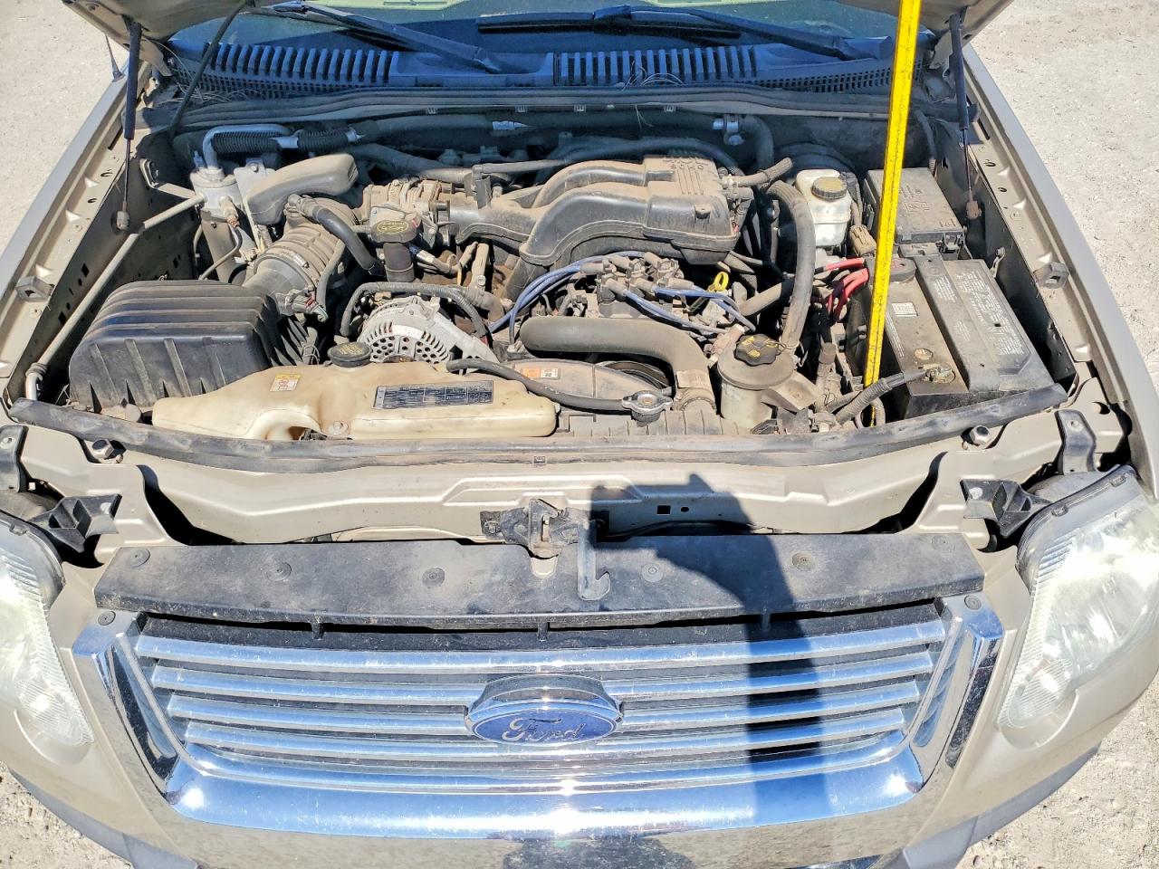 2006 Ford Explorer Xlt Beige vin: 1FMEU73EX6ZA05183