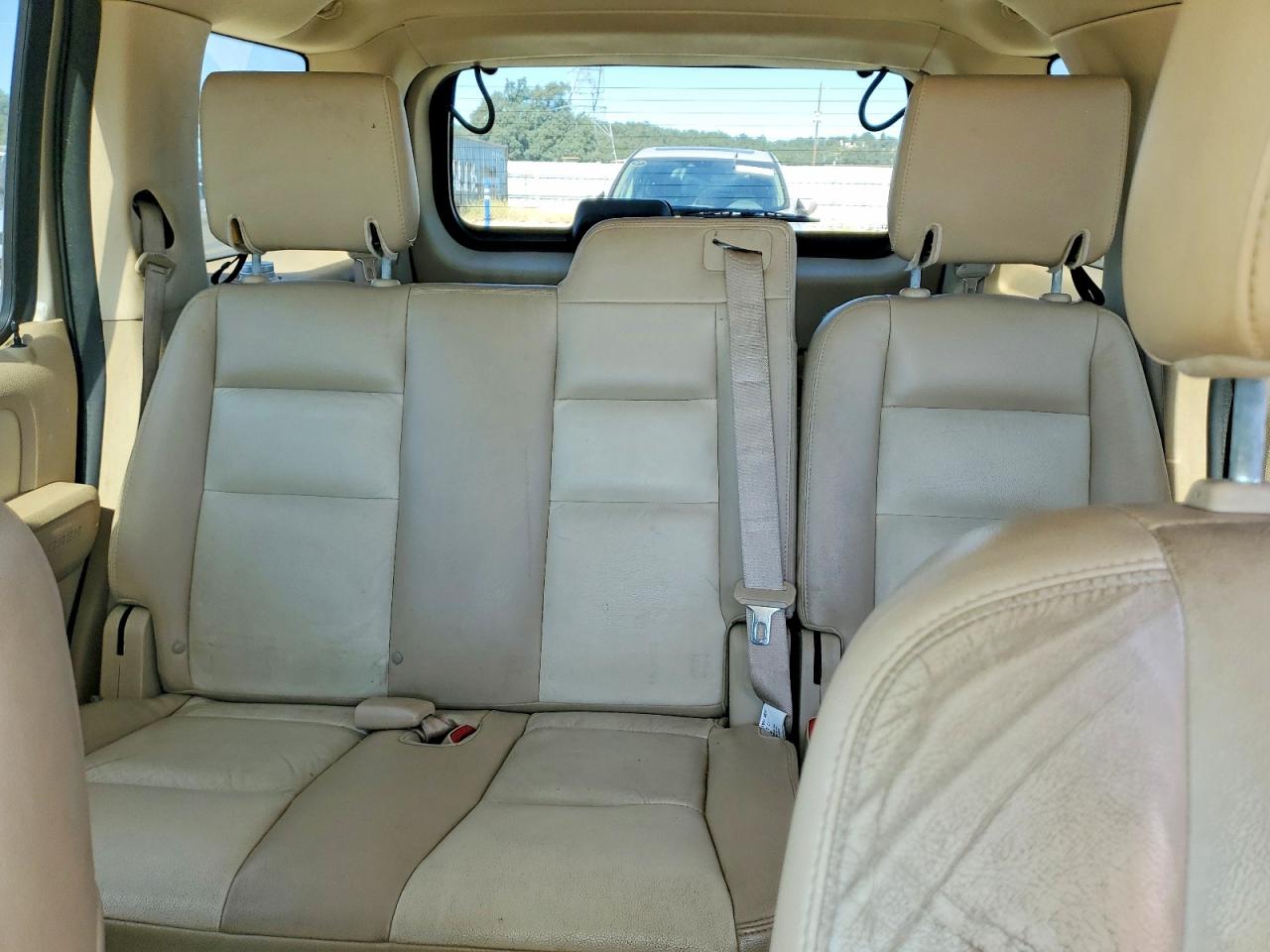 2006 Ford Explorer Xlt Beige vin: 1FMEU73EX6ZA05183